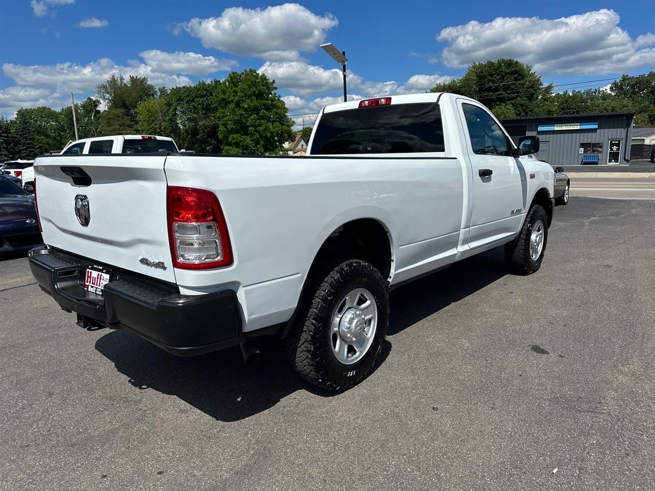 RAM 2500 Tradesman 4x4 Reg Cab 8' Box 2022