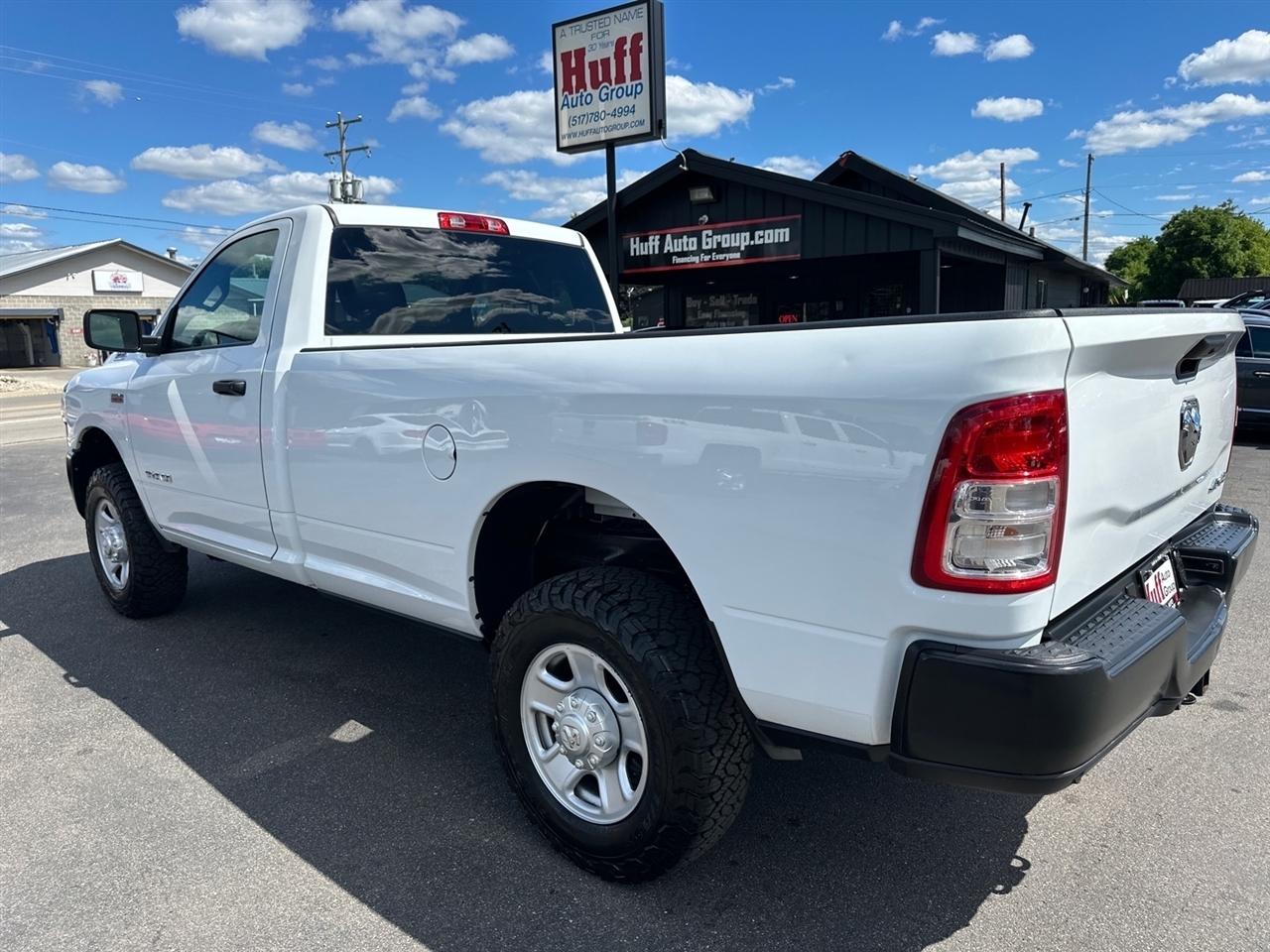 RAM 2500 Tradesman 4x4 Reg Cab 8' Box 2022