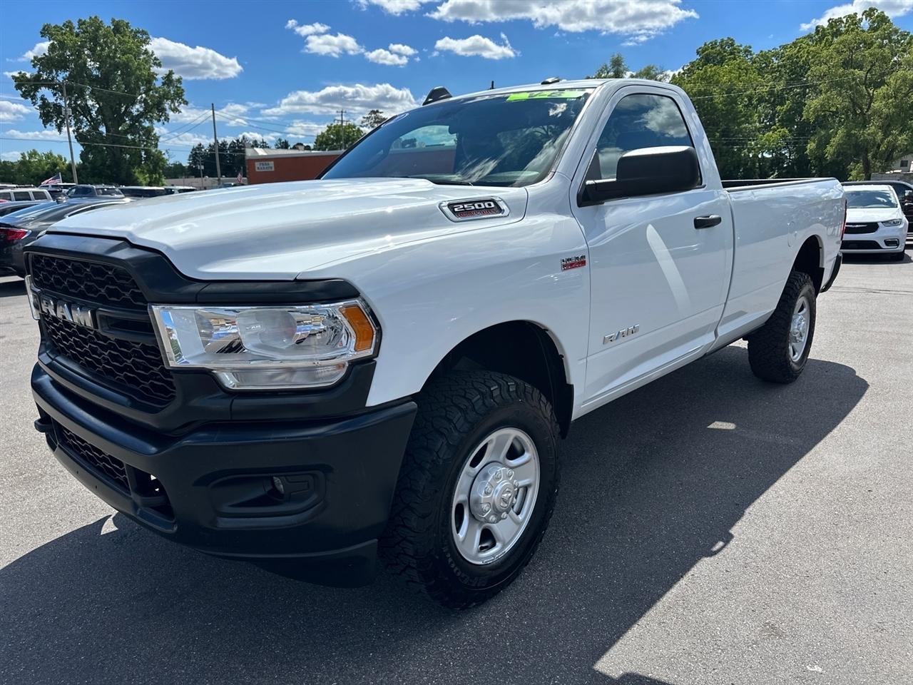 RAM 2500 Tradesman 4x4 Reg Cab 8' Box 2022