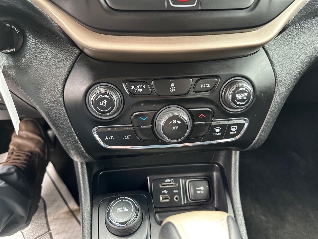 Jeep Cherokee 4WD 4dr Latitude 2015