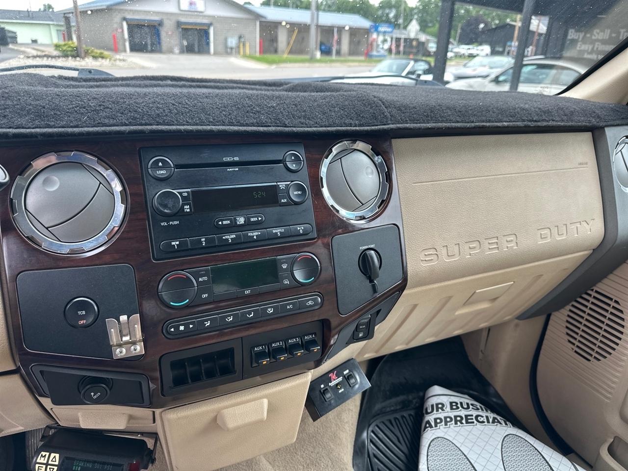 Ford Super Duty F-450 DRW 2WD Crew Cab 176" WB 60" CA Lariat 2008