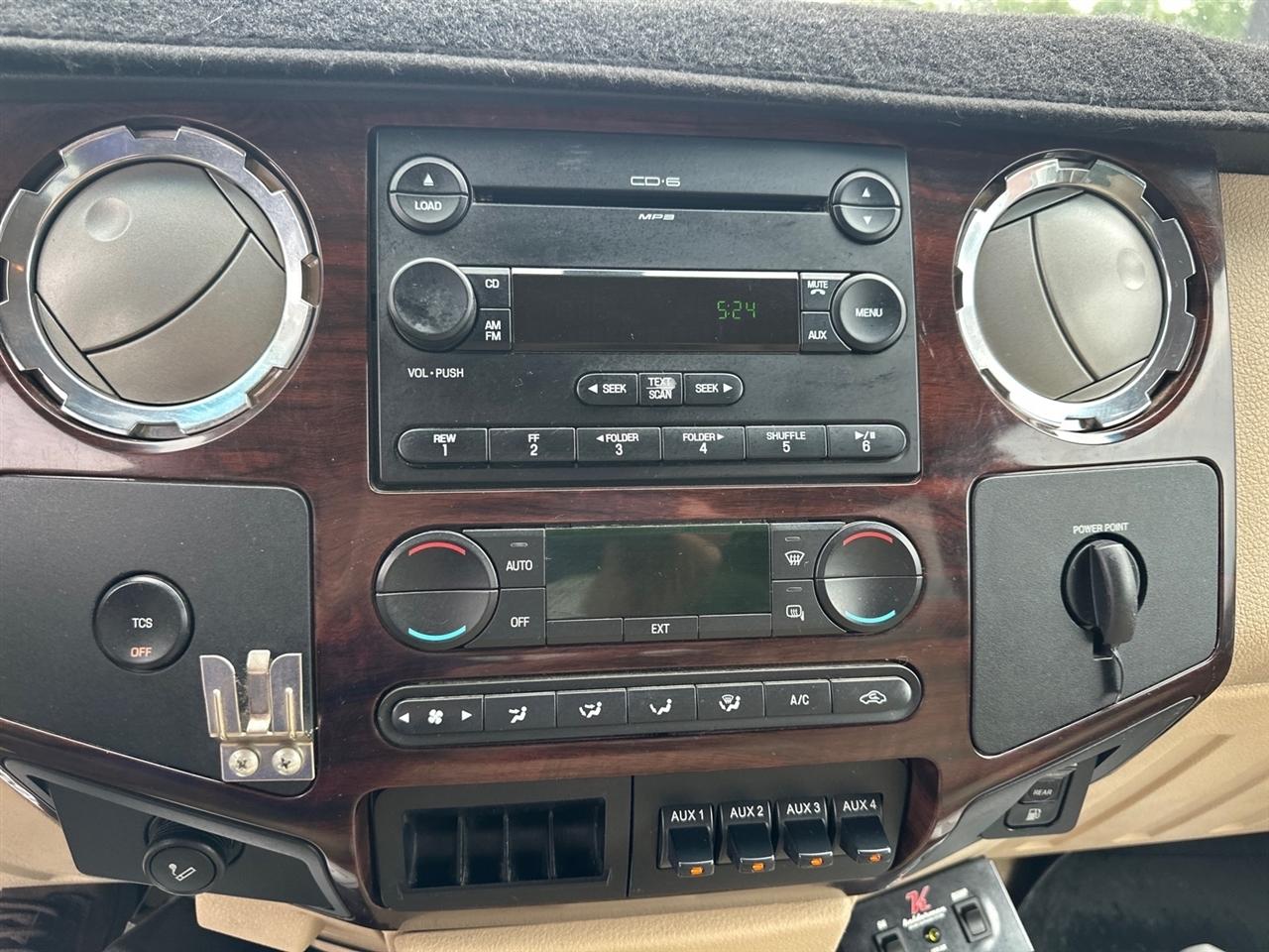 Ford Super Duty F-450 DRW 2WD Crew Cab 176" WB 60" CA Lariat 2008