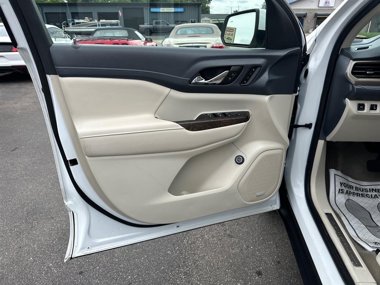 GMC Acadia AWD 4dr Denali 2023