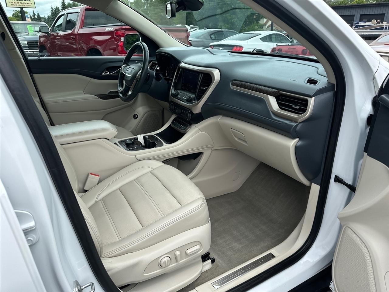 GMC Acadia AWD 4dr Denali 2023