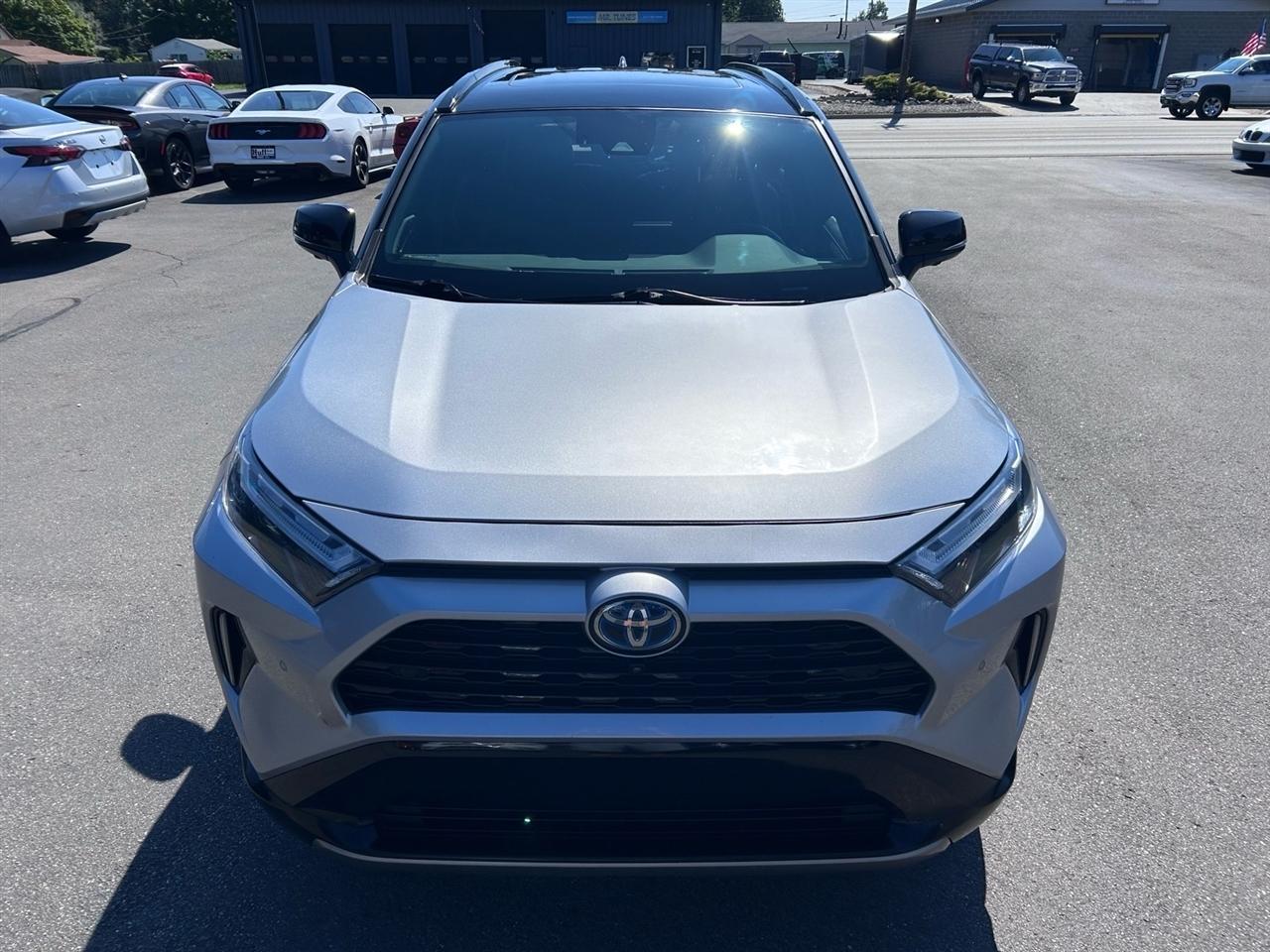 Toyota RAV4 Hybrid XSE AWD (Natl) 2023
