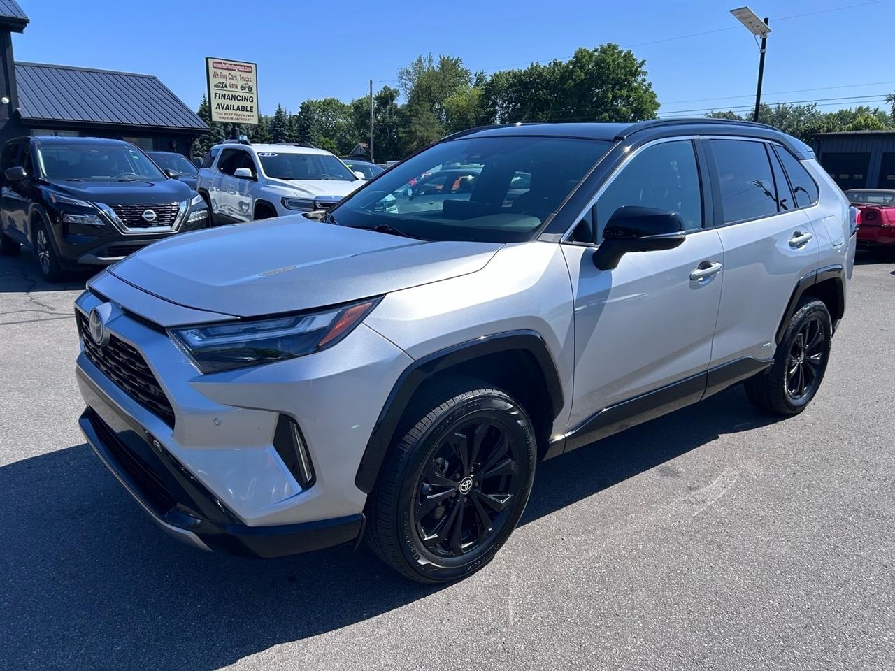 Toyota RAV4 Hybrid XSE AWD (Natl) 2023