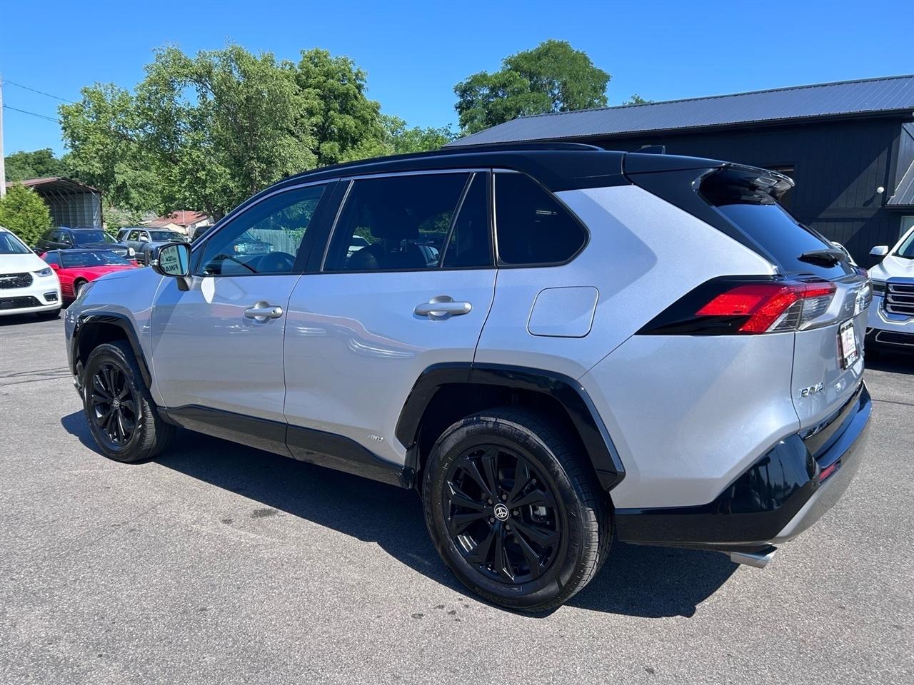 Toyota RAV4 Hybrid XSE AWD (Natl) 2023