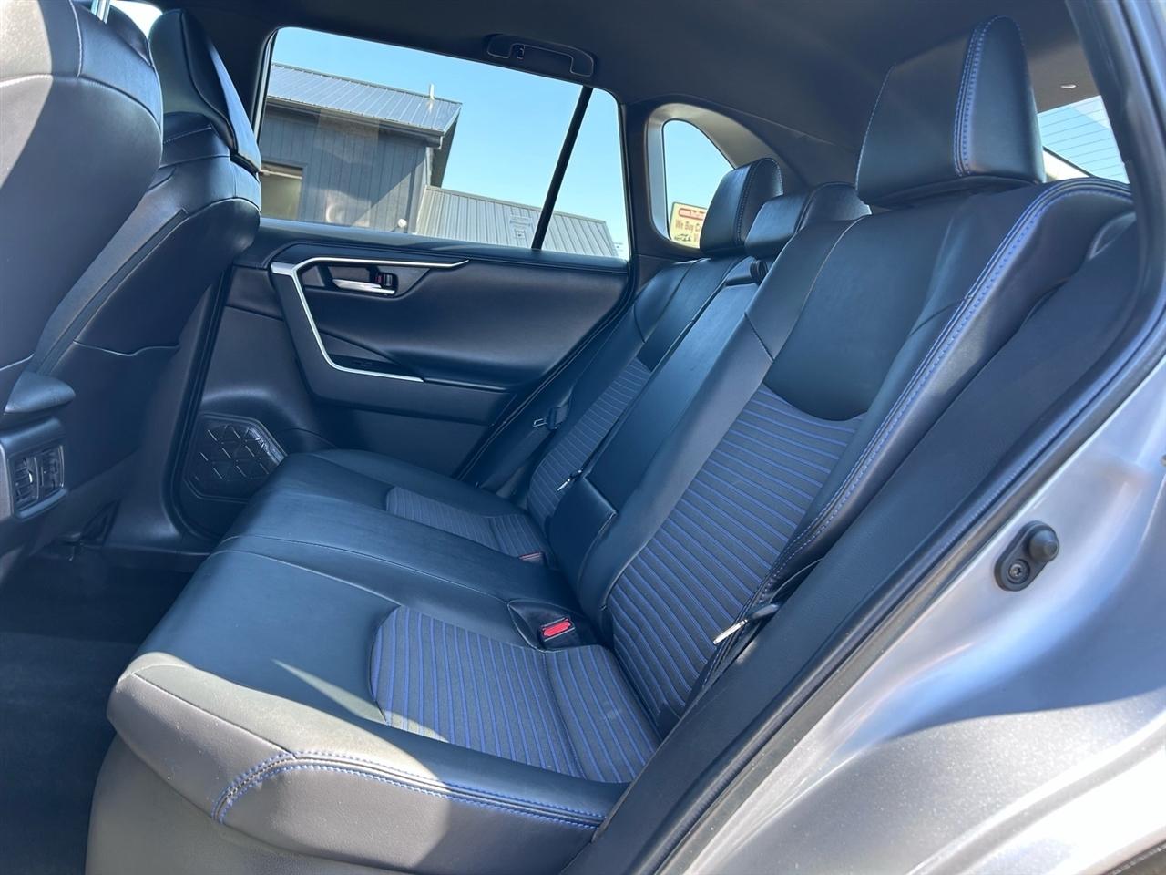 Toyota RAV4 Hybrid XSE AWD (Natl) 2023
