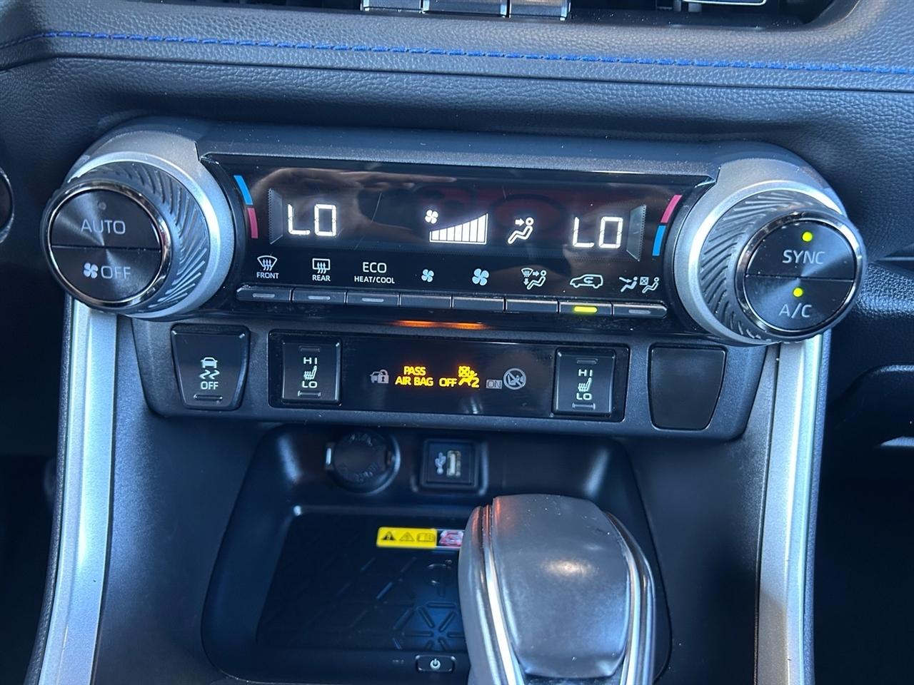 Toyota RAV4 Hybrid XSE AWD (Natl) 2023