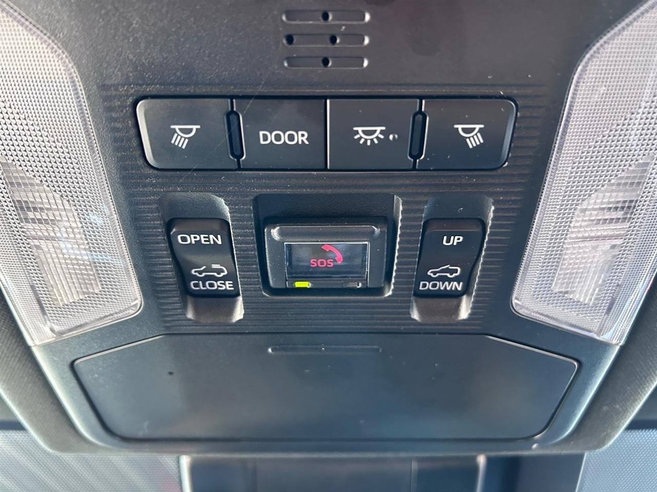 Toyota RAV4 Hybrid XSE AWD (Natl) 2023