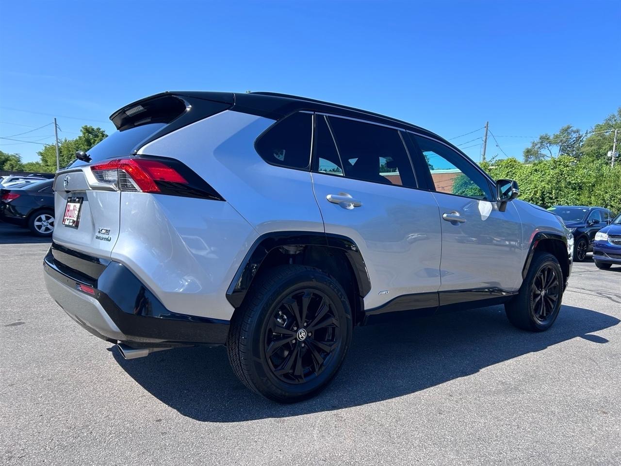 Toyota RAV4 Hybrid XSE AWD (Natl) 2023