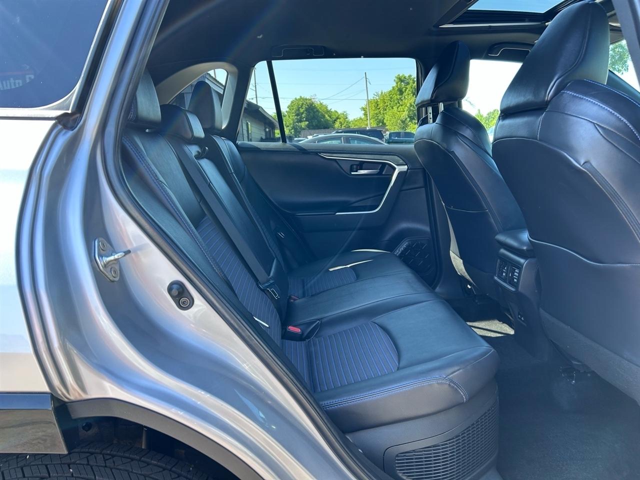 Toyota RAV4 Hybrid XSE AWD (Natl) 2023
