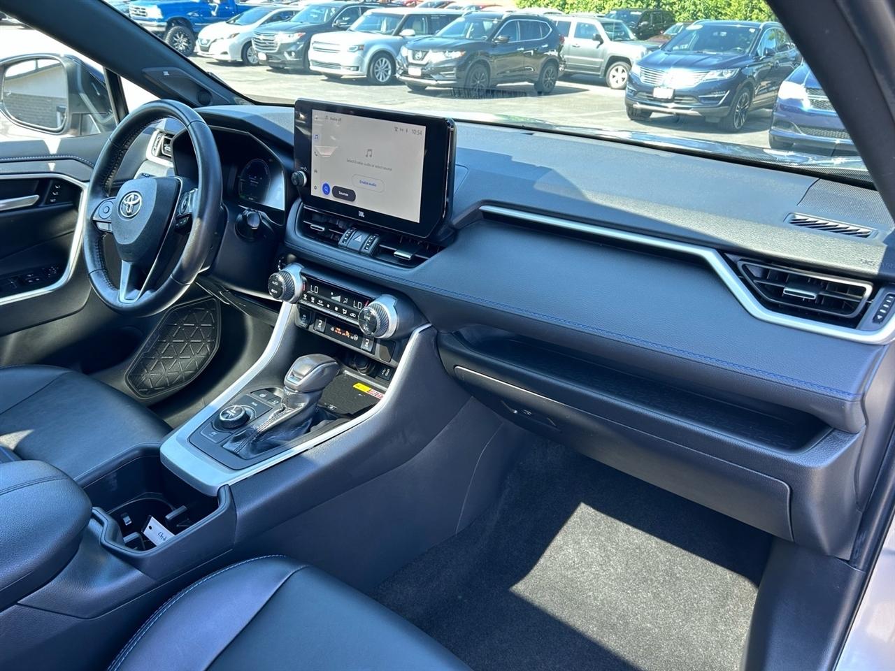 Toyota RAV4 Hybrid XSE AWD (Natl) 2023
