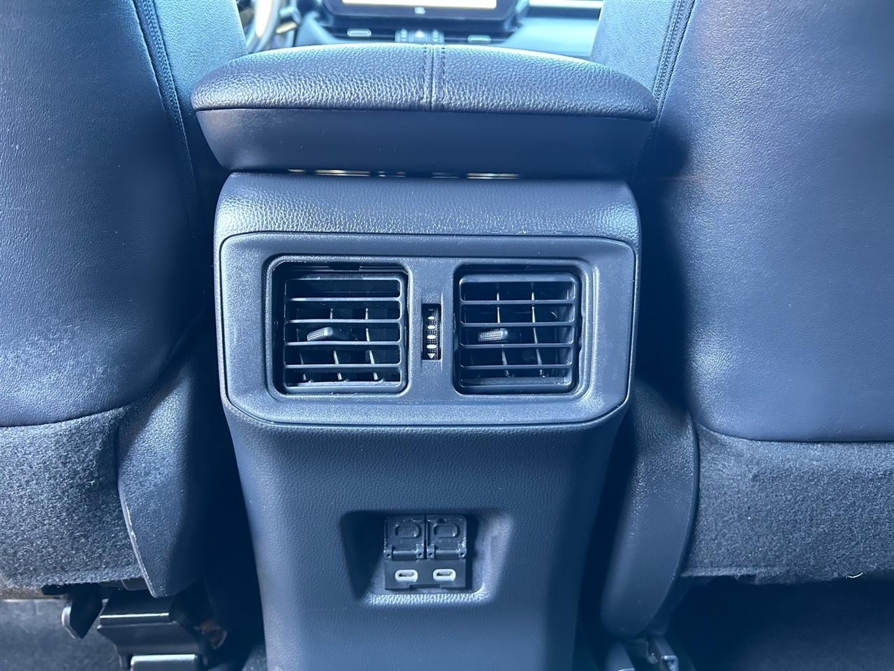 Toyota RAV4 Hybrid XSE AWD (Natl) 2023