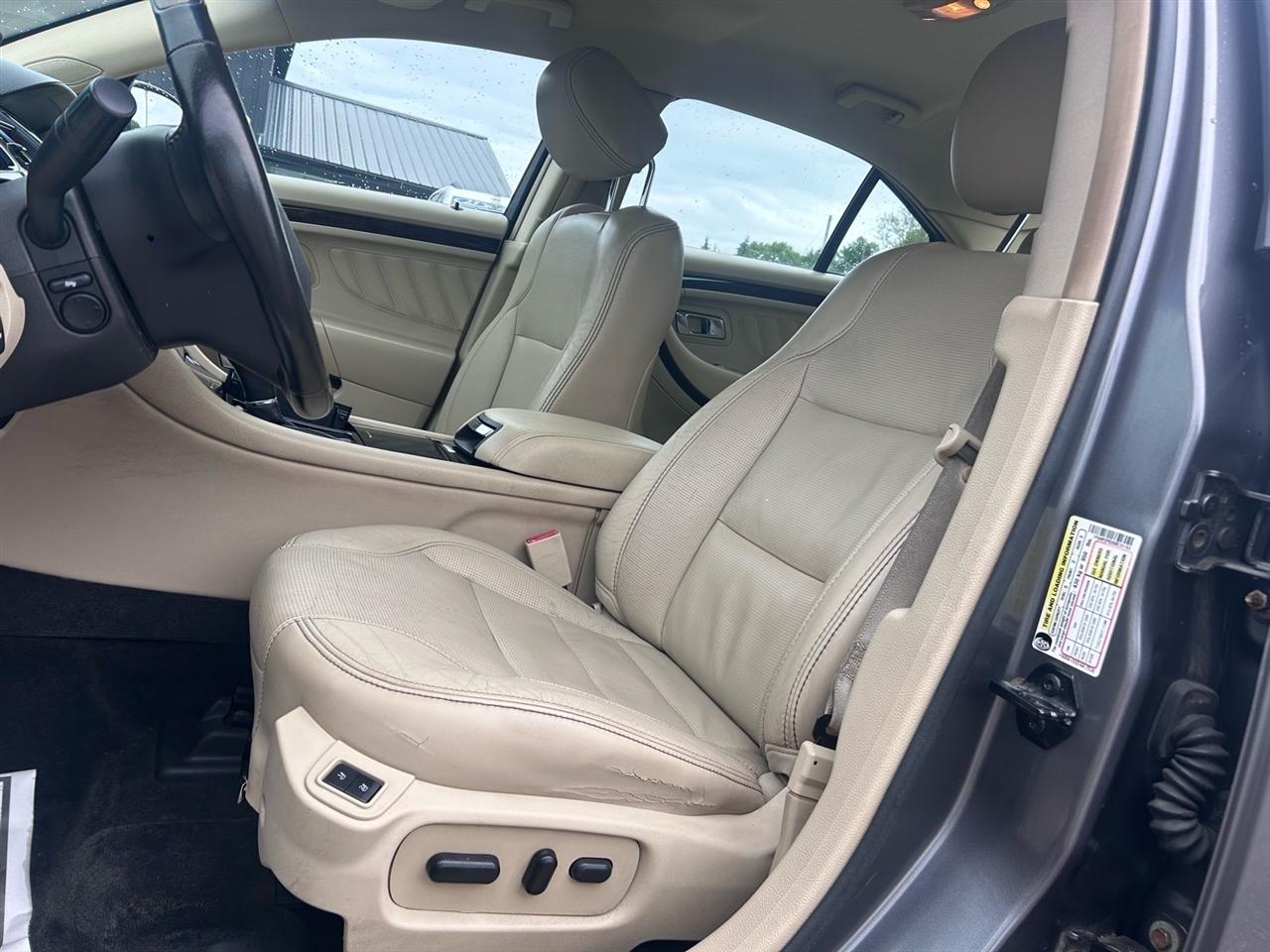 Ford Taurus 4dr Sdn Limited FWD 2013