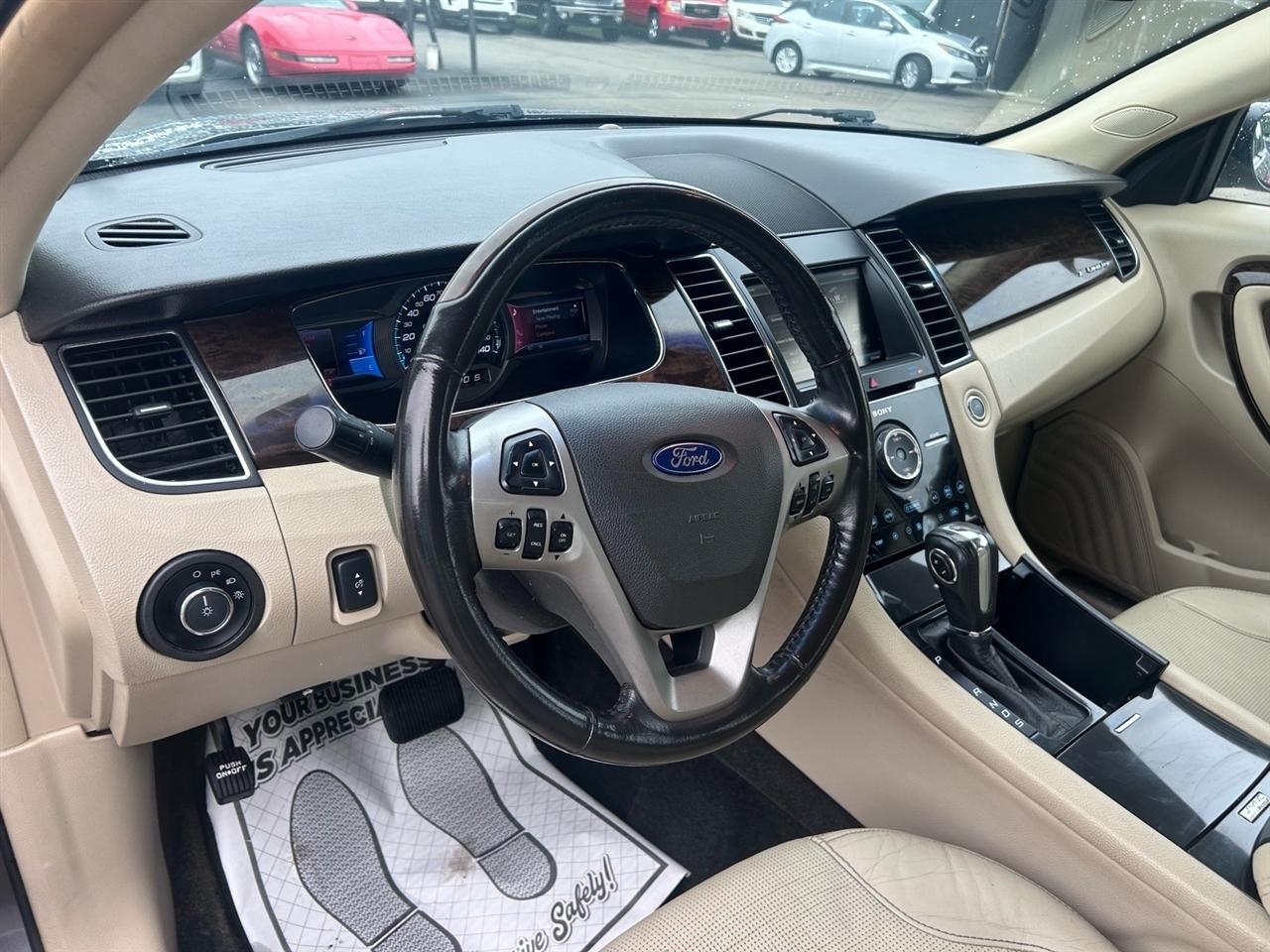 Ford Taurus 4dr Sdn Limited FWD 2013