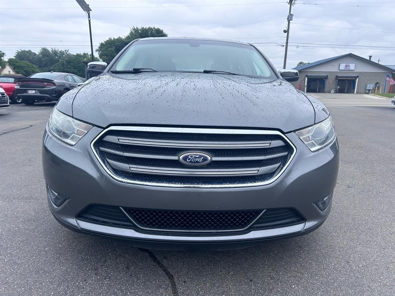 Ford Taurus 4dr Sdn Limited FWD 2013
