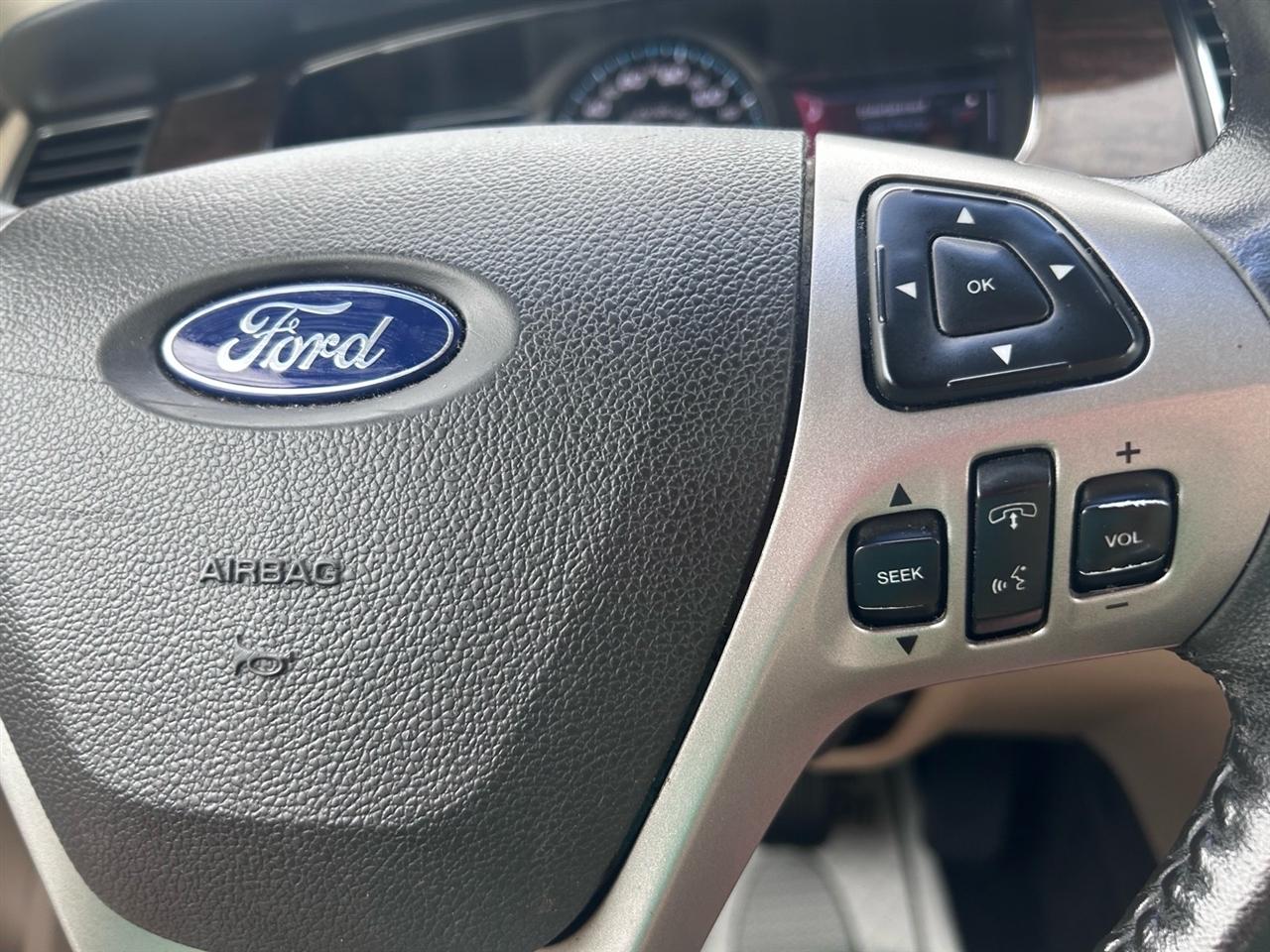 Ford Taurus 4dr Sdn Limited FWD 2013
