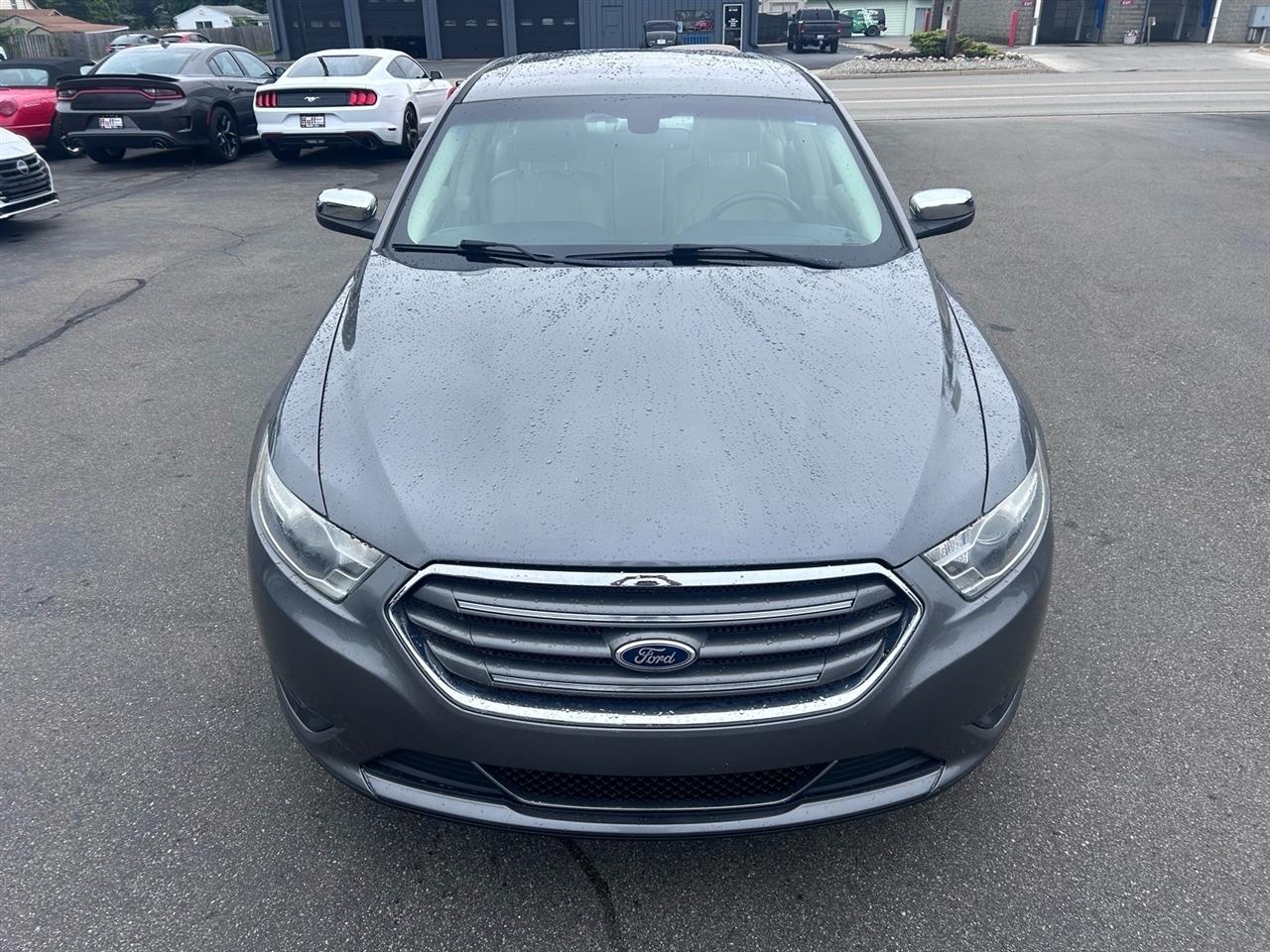 Ford Taurus 4dr Sdn Limited FWD 2013