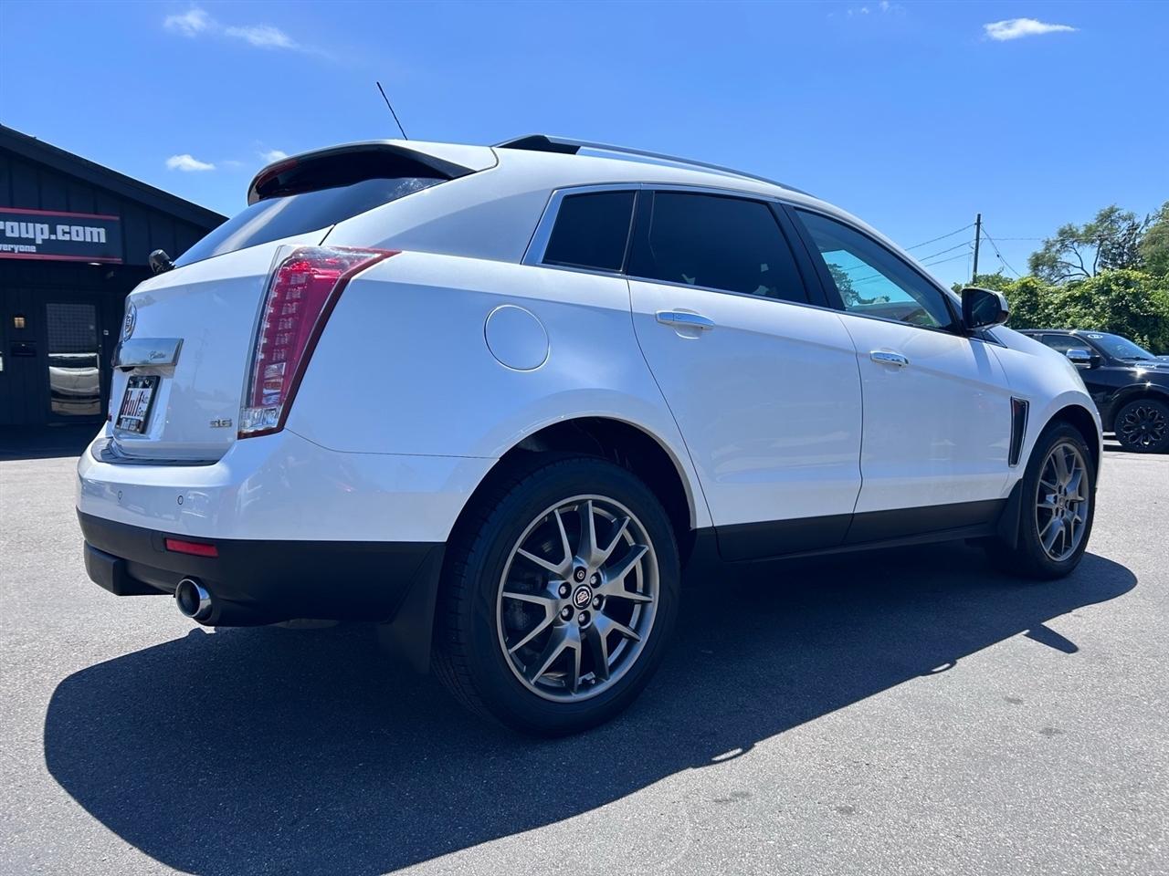Cadillac SRX AWD 4dr Premium 2016