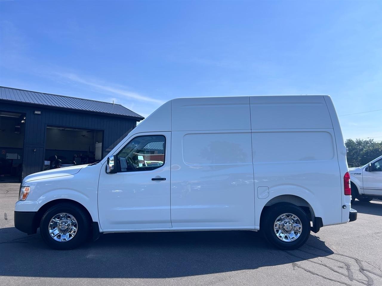 Nissan NV Cargo NV3500 HD High Roof V8 SV 2021