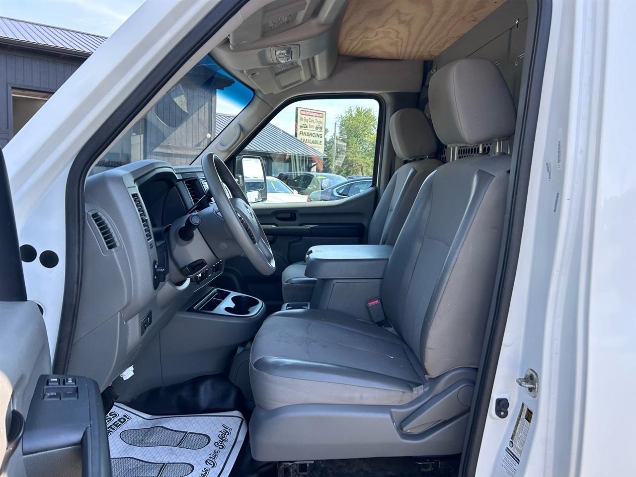 Nissan NV Cargo NV3500 HD High Roof V8 SV 2021