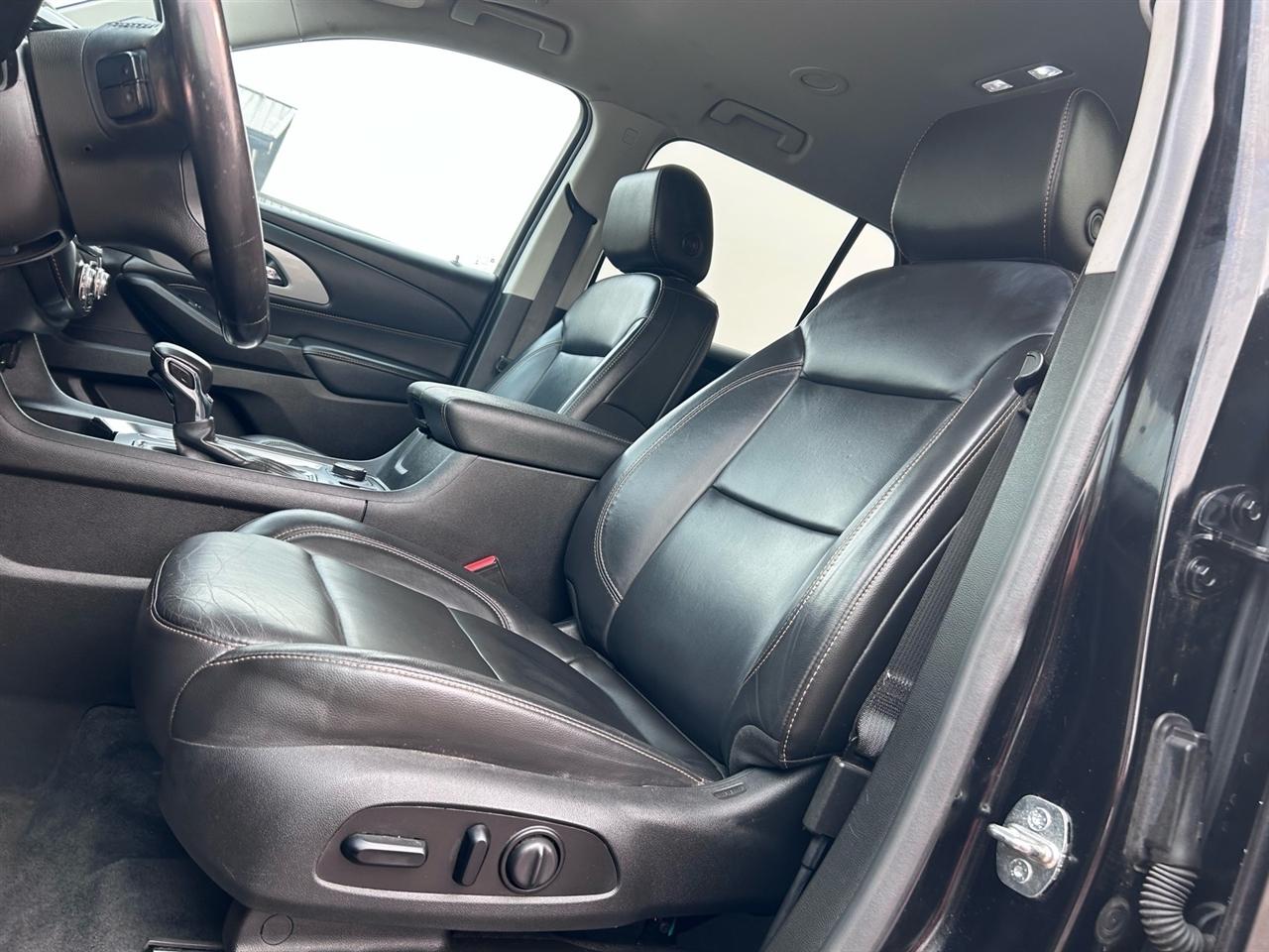 Chevrolet Traverse AWD 4dr LT Leather 2021