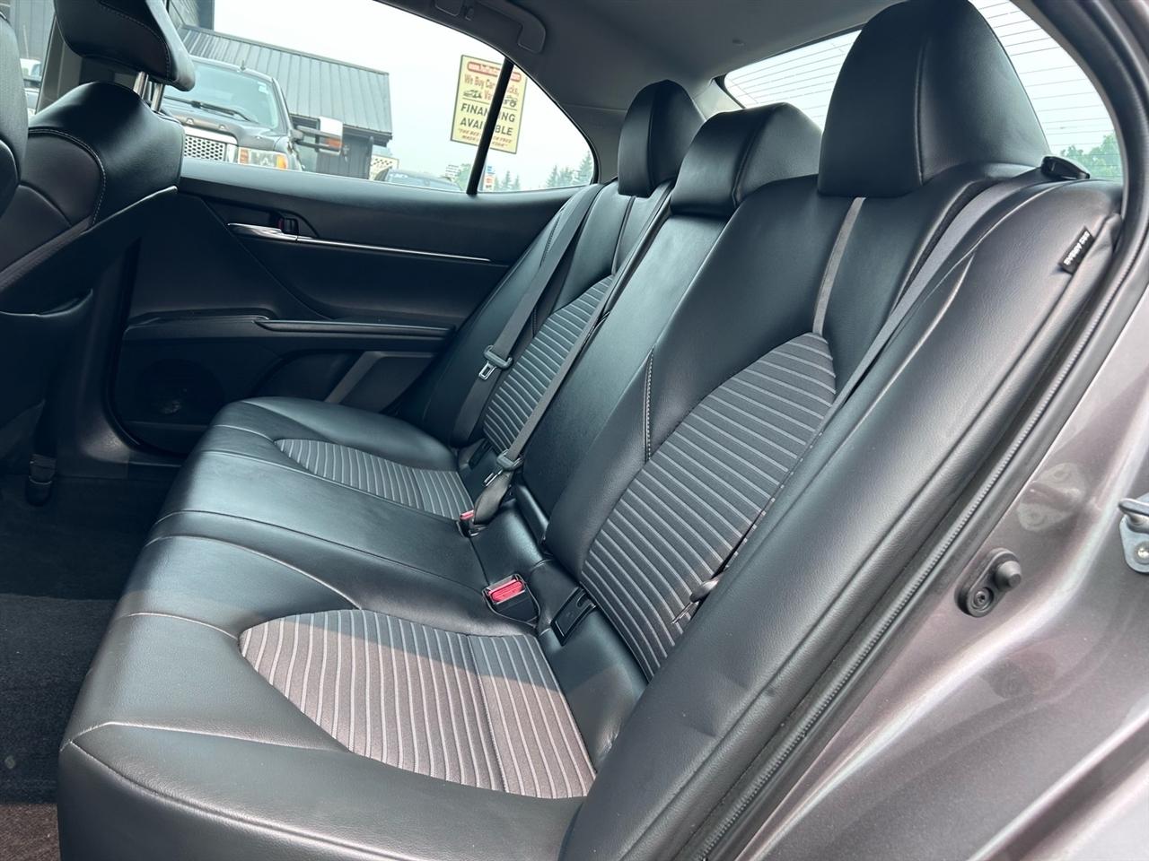 Toyota Camry SE Auto (Natl) 2024