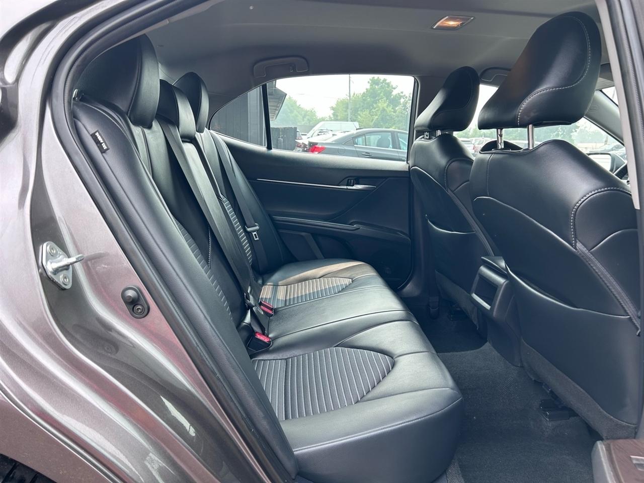 Toyota Camry SE Auto (Natl) 2024