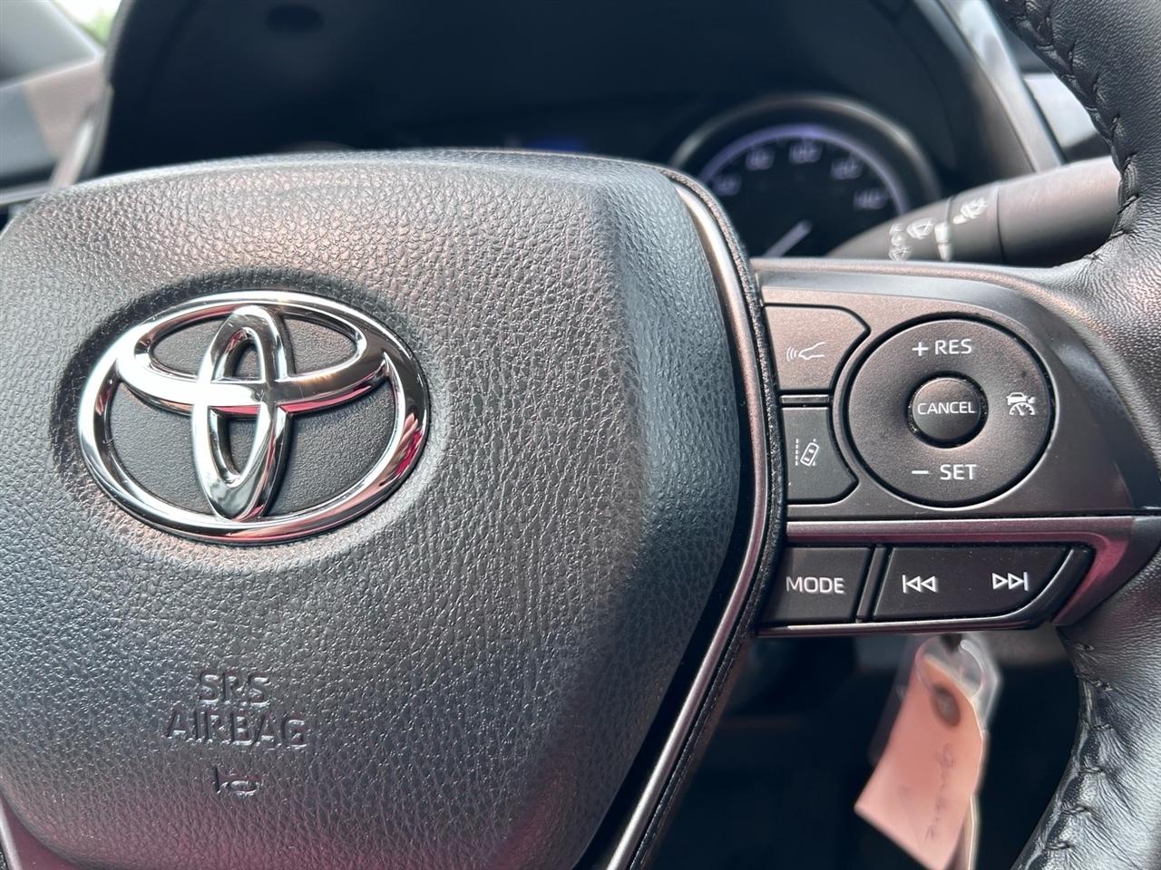 Toyota Camry SE Auto (Natl) 2024