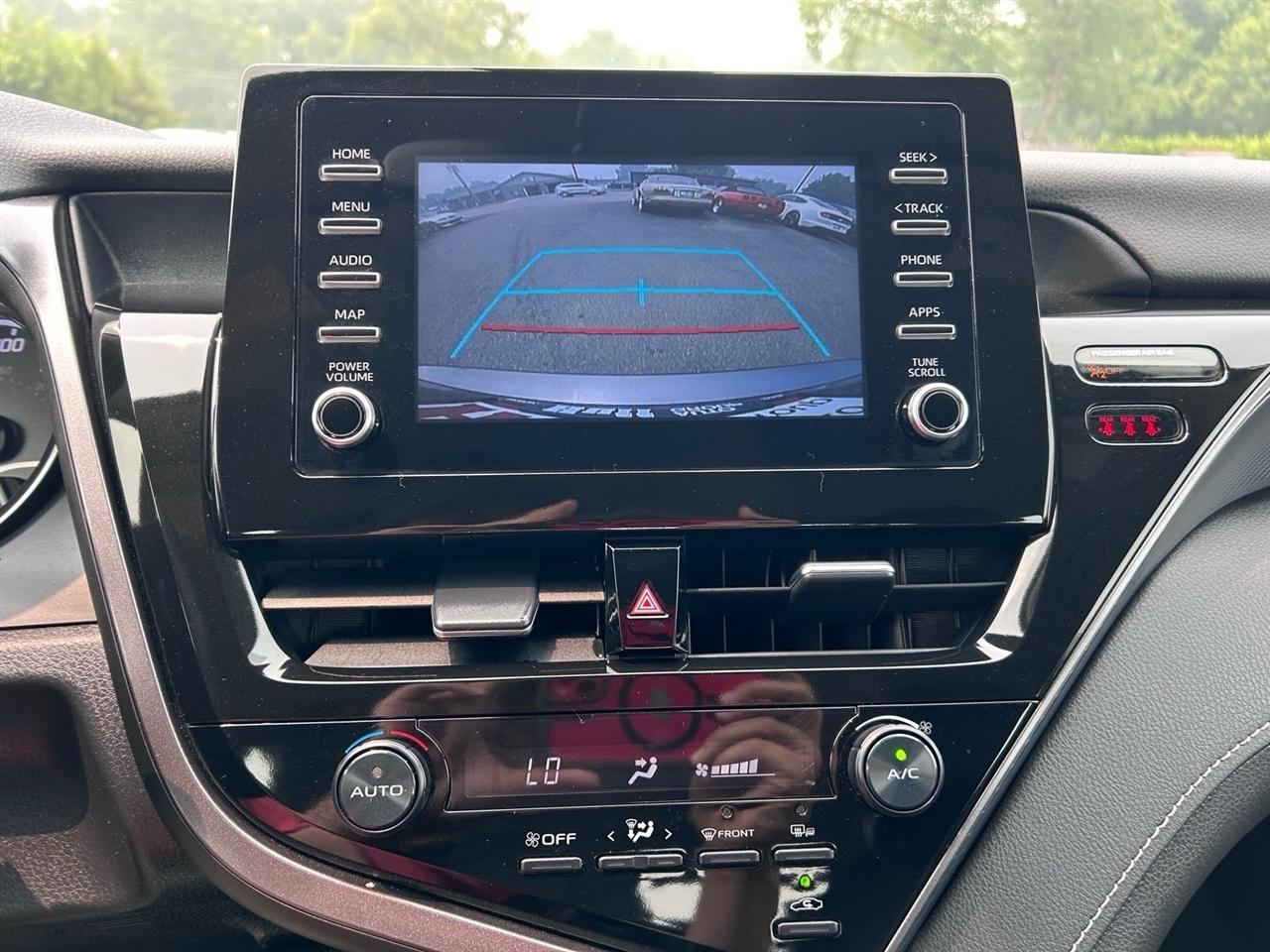 Toyota Camry SE Auto (Natl) 2024