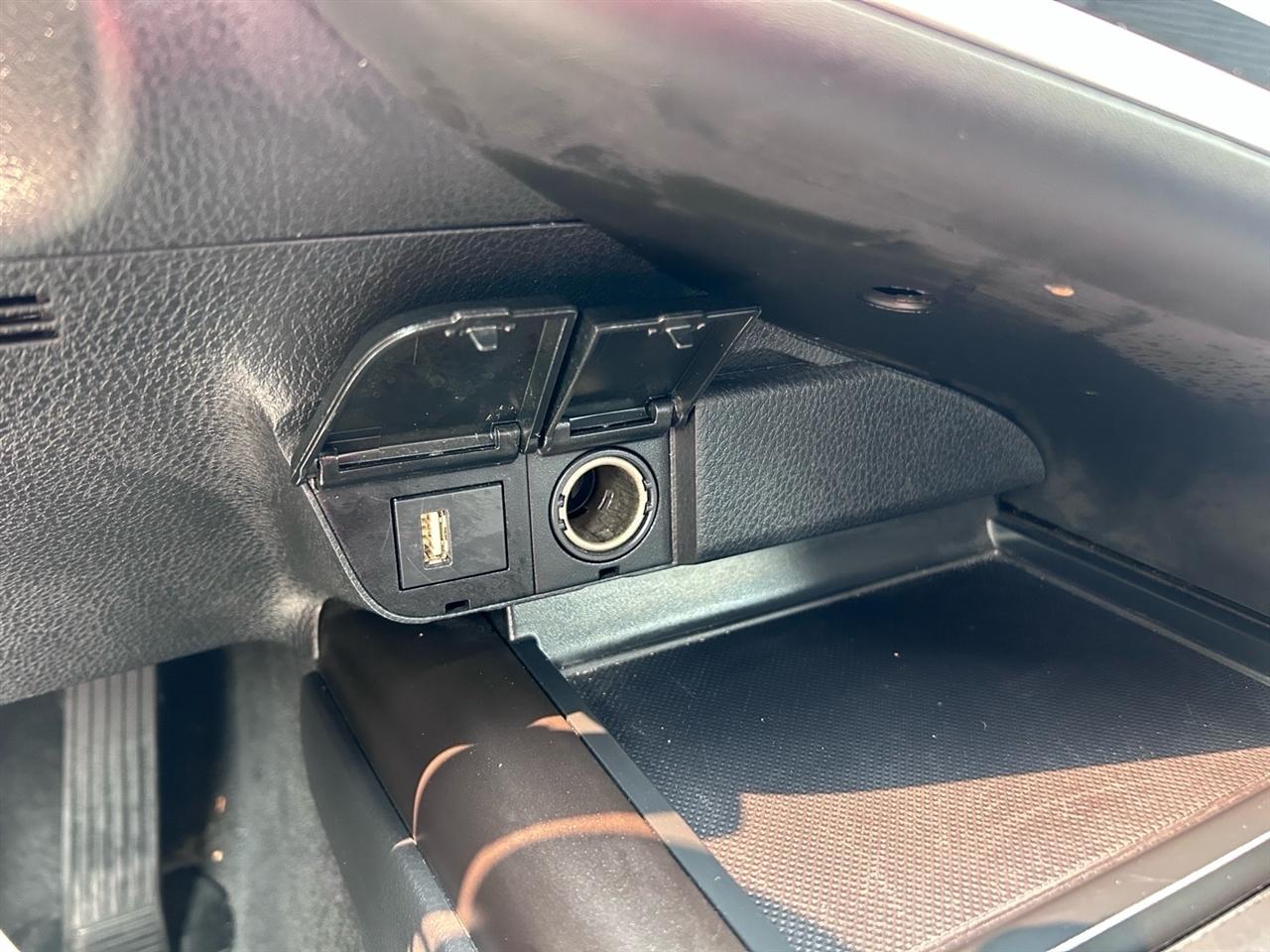 Toyota Camry SE Auto (Natl) 2024
