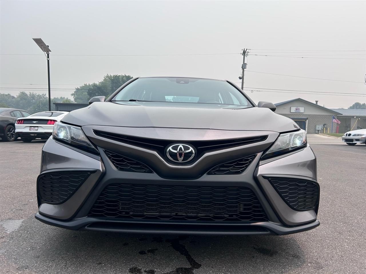 Toyota Camry SE Auto (Natl) 2024