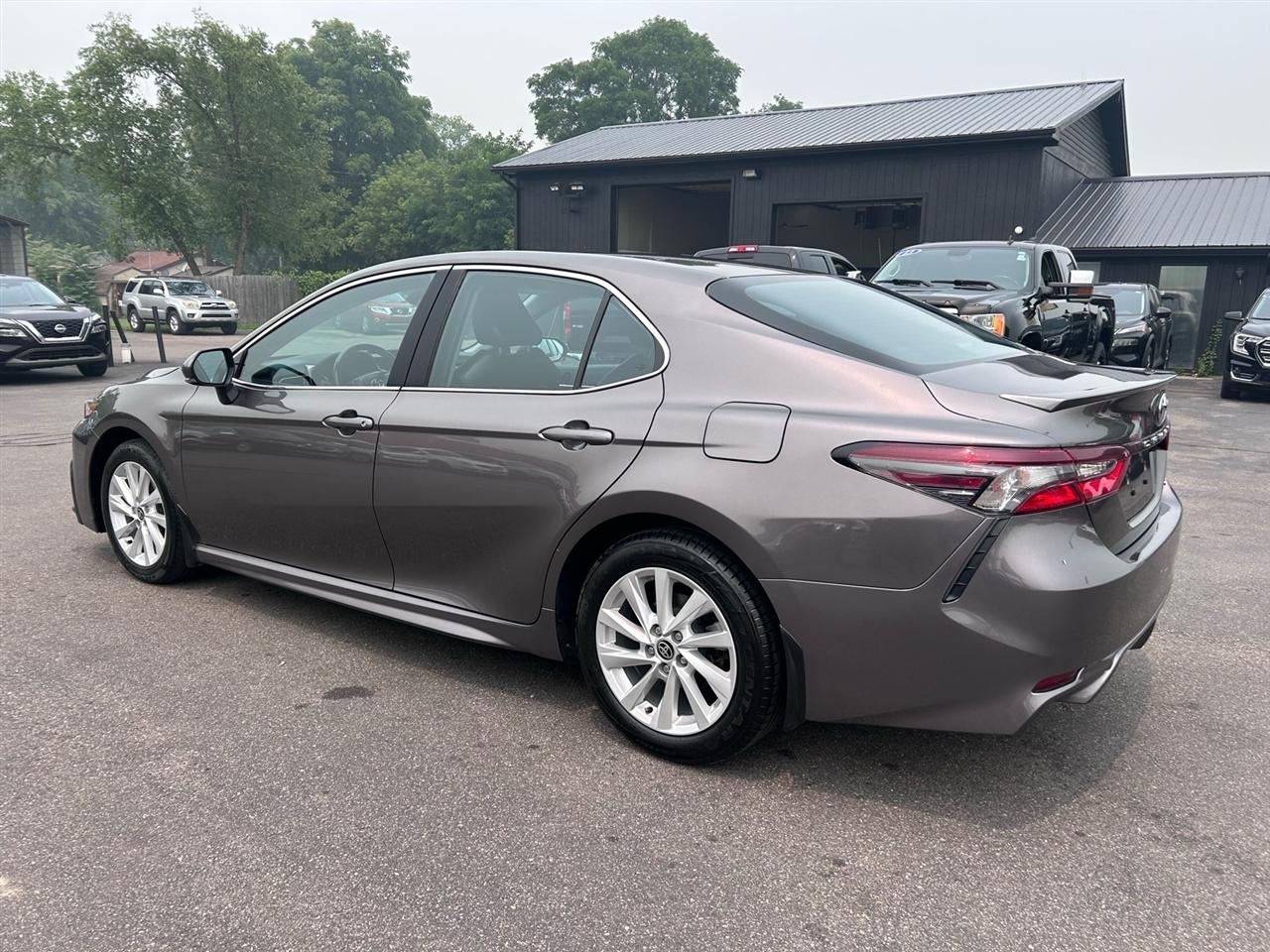Toyota Camry SE Auto (Natl) 2024