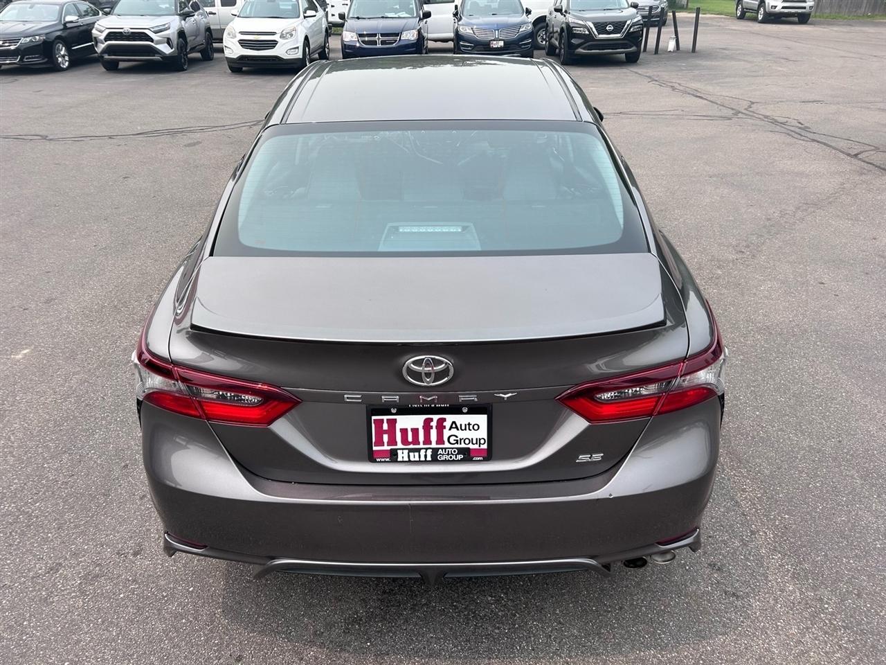 Toyota Camry SE Auto (Natl) 2024