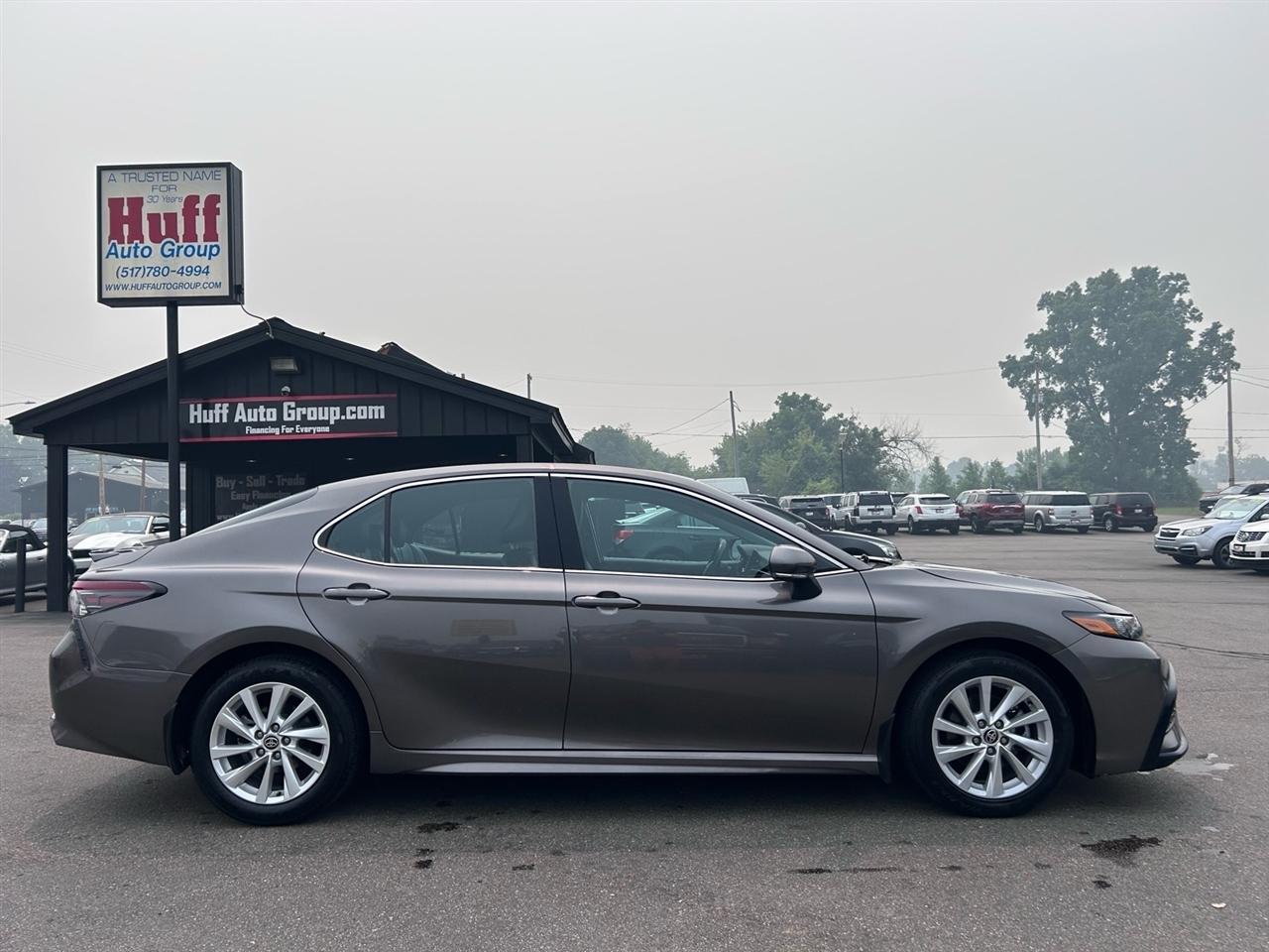Toyota Camry SE Auto (Natl) 2024