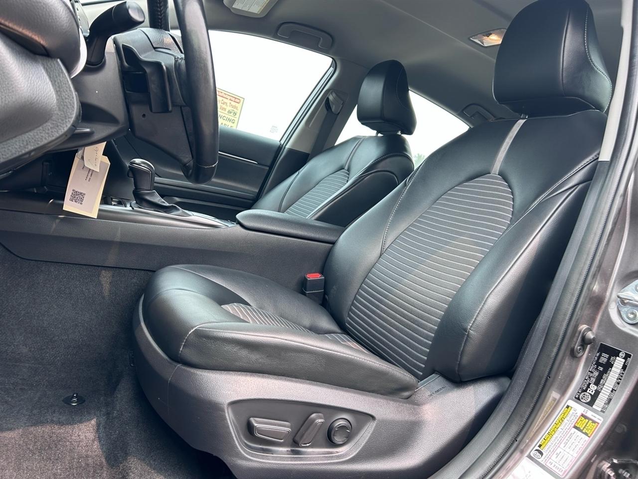 Toyota Camry SE Auto (Natl) 2024