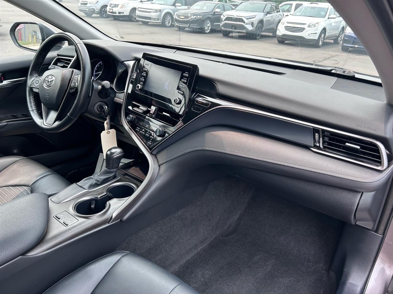 Toyota Camry SE Auto (Natl) 2024