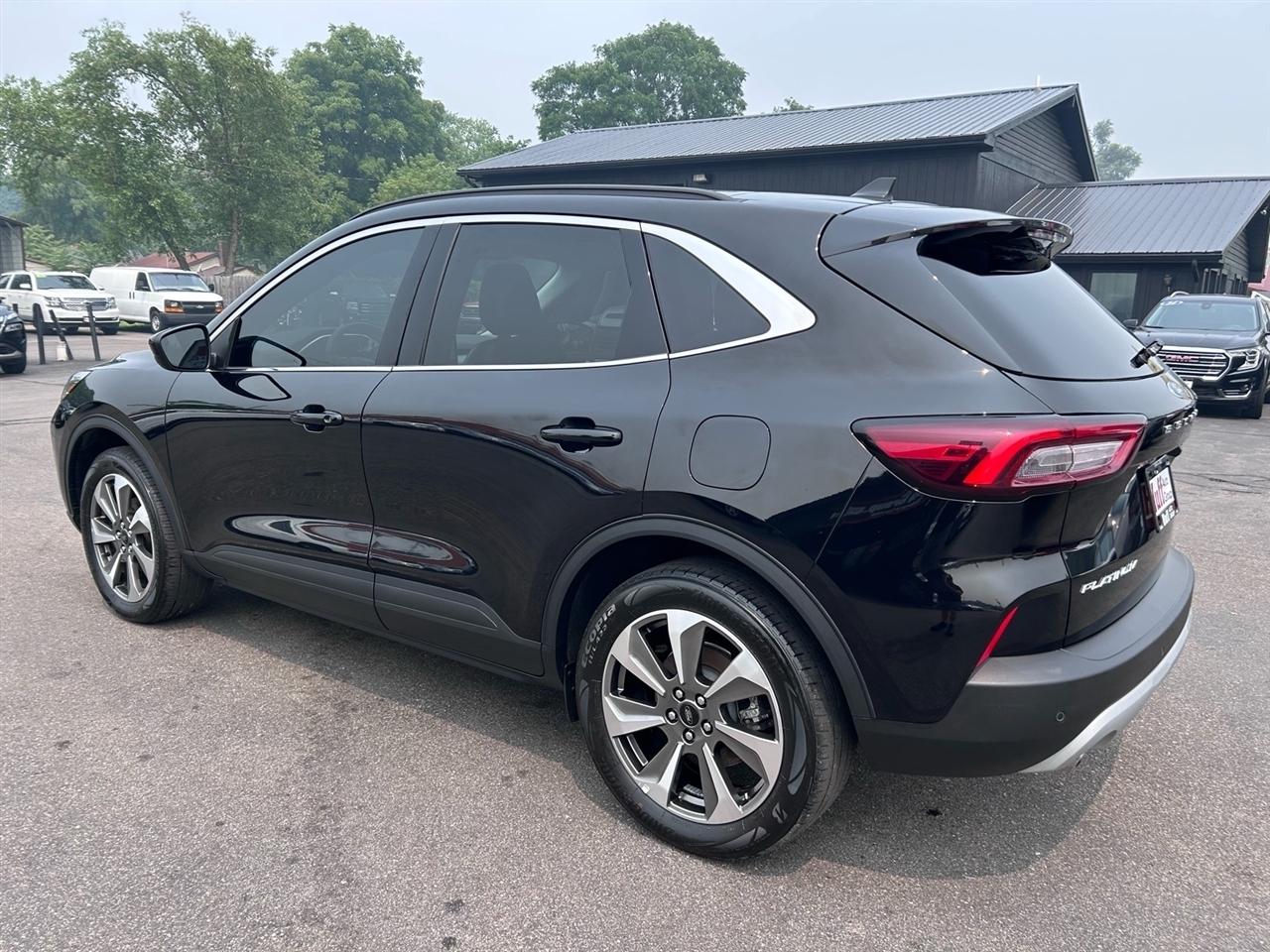 Ford Escape Platinum AWD 2025