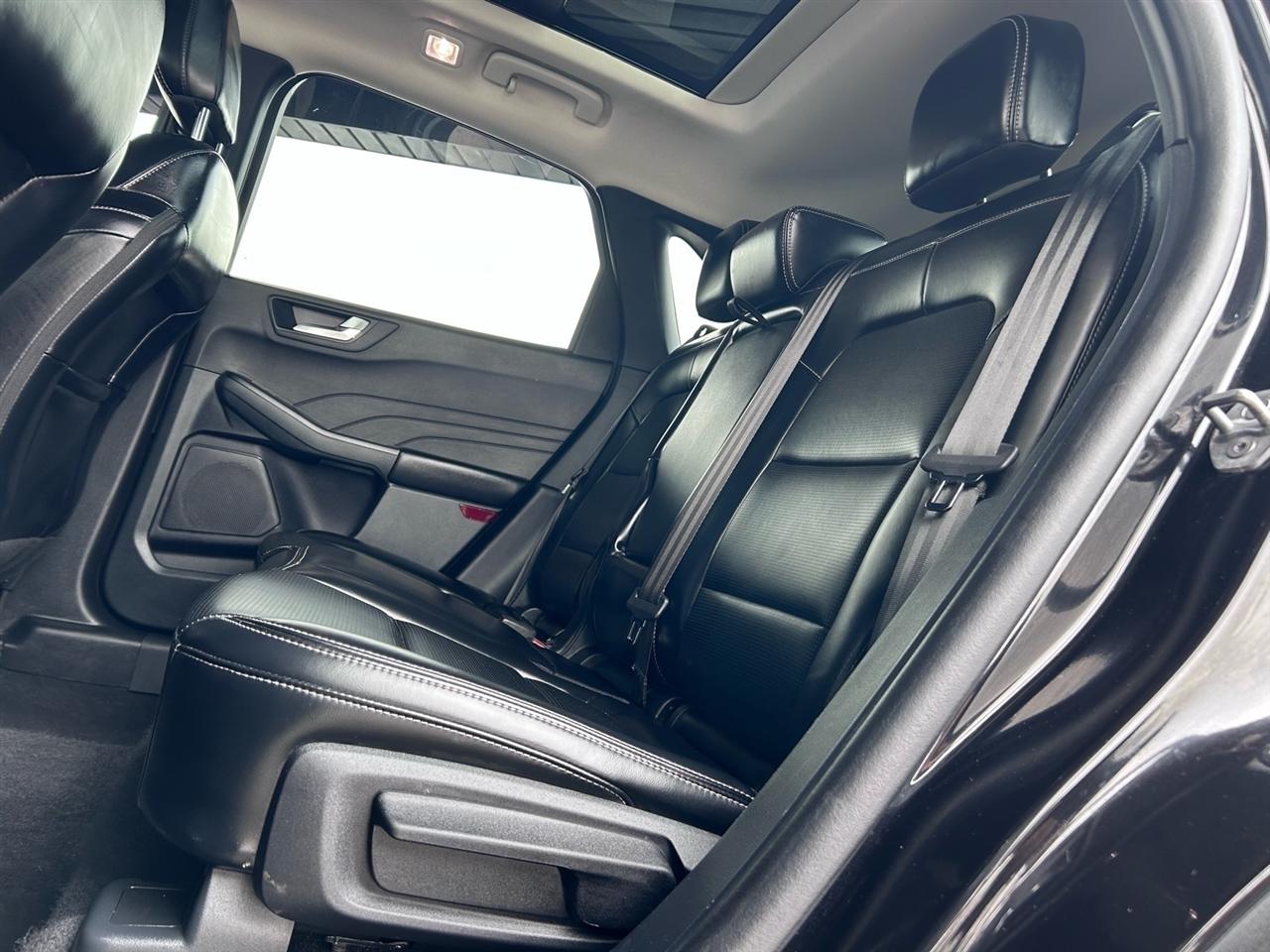 Ford Escape Platinum AWD 2025