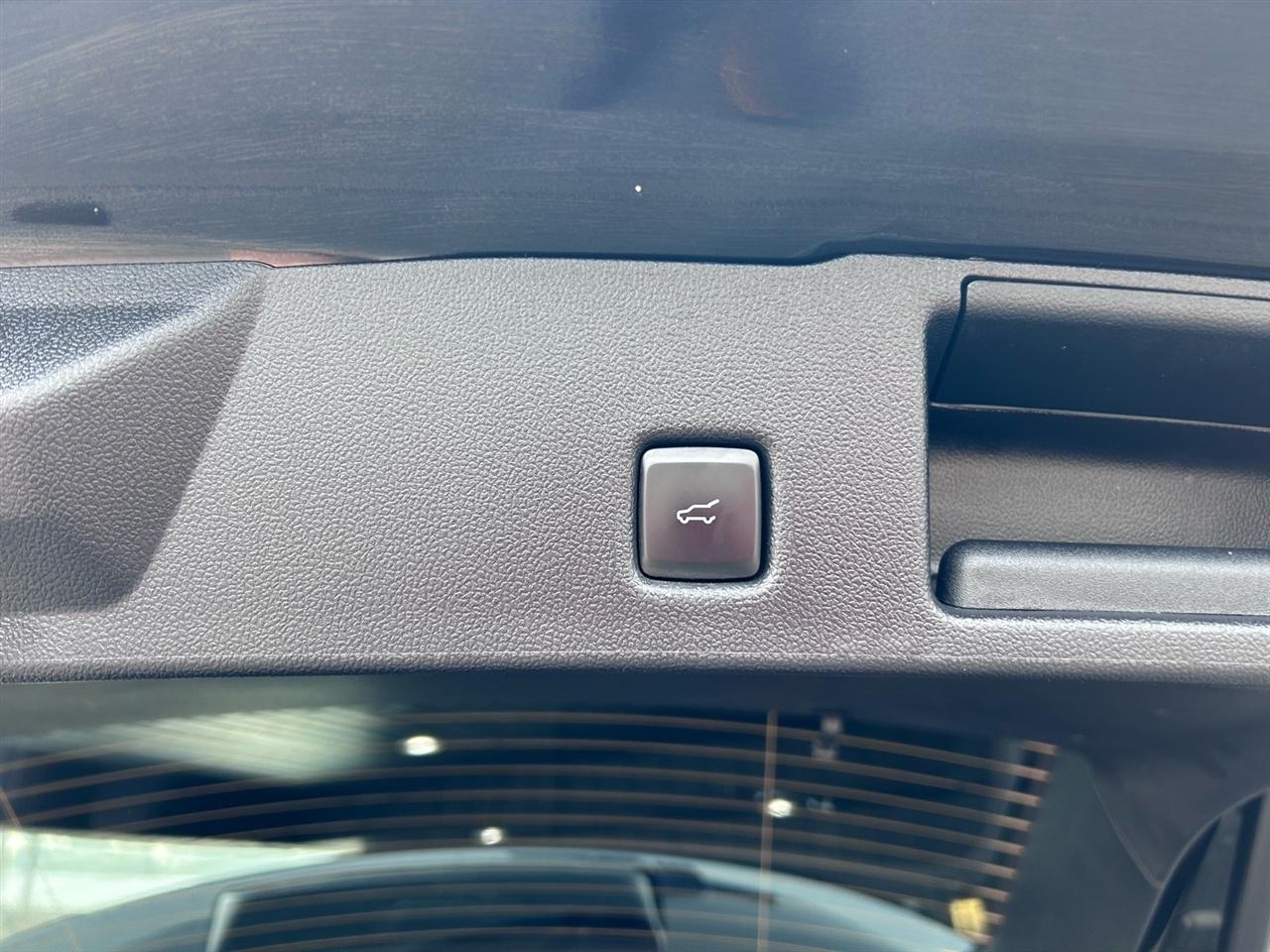 Ford Escape Platinum AWD 2025