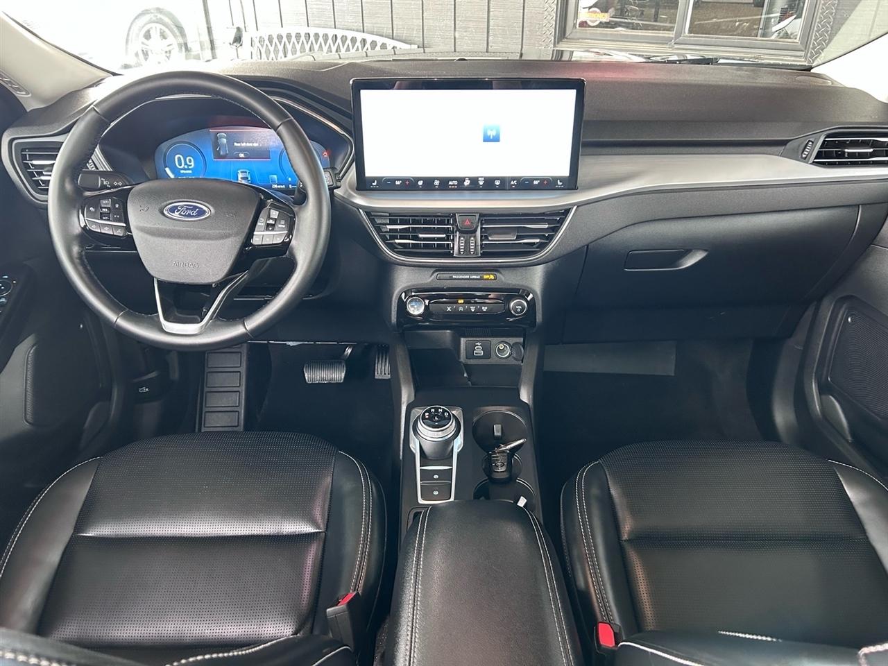 Ford Escape Platinum AWD 2025