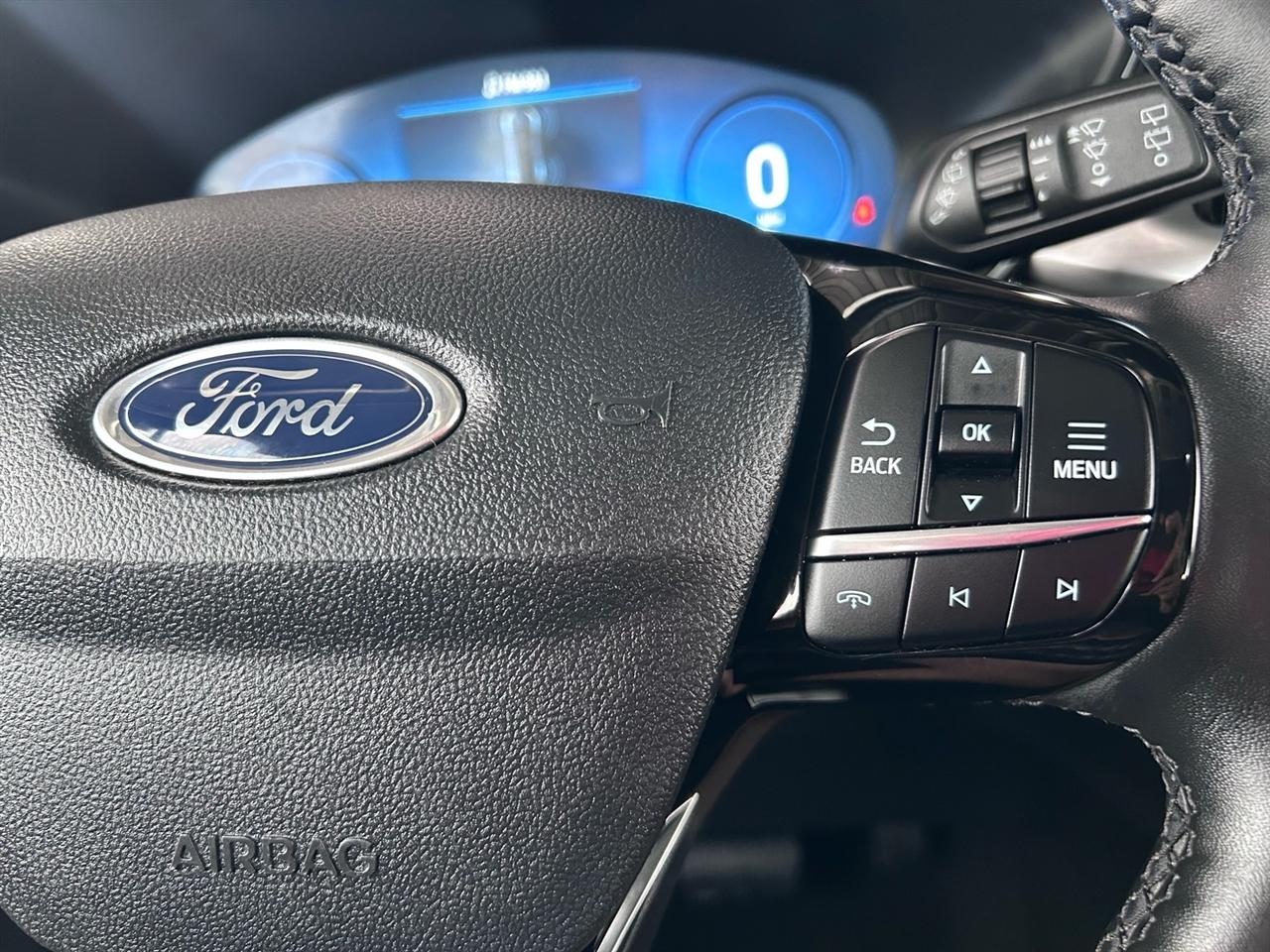 Ford Escape Platinum AWD 2025