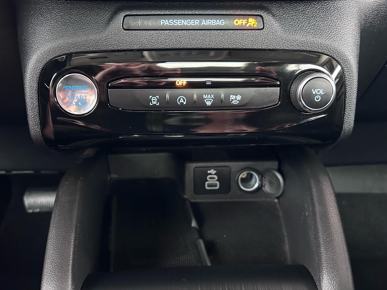 Ford Escape Platinum AWD 2025