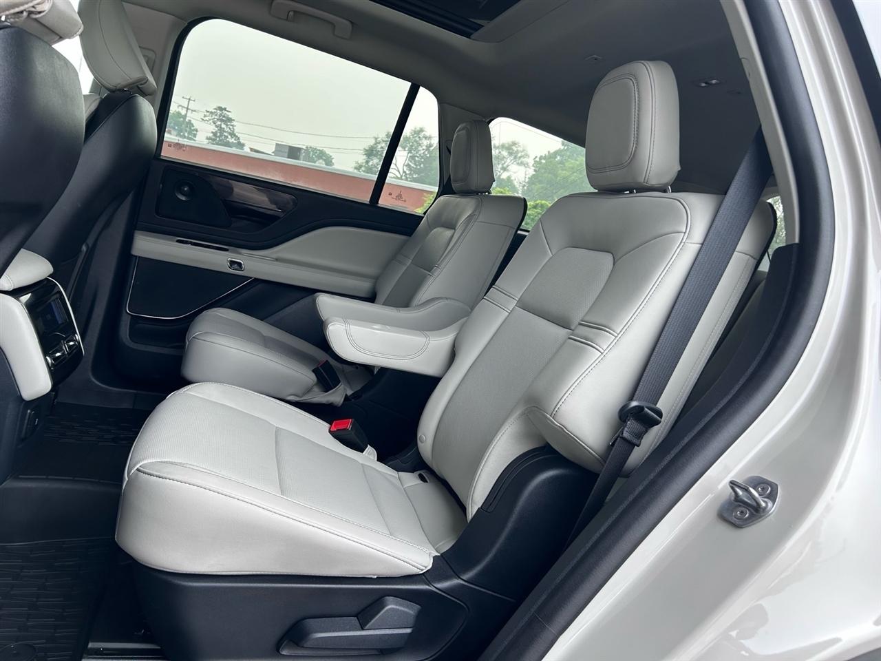 Lincoln Aviator Premiere AWD 2025