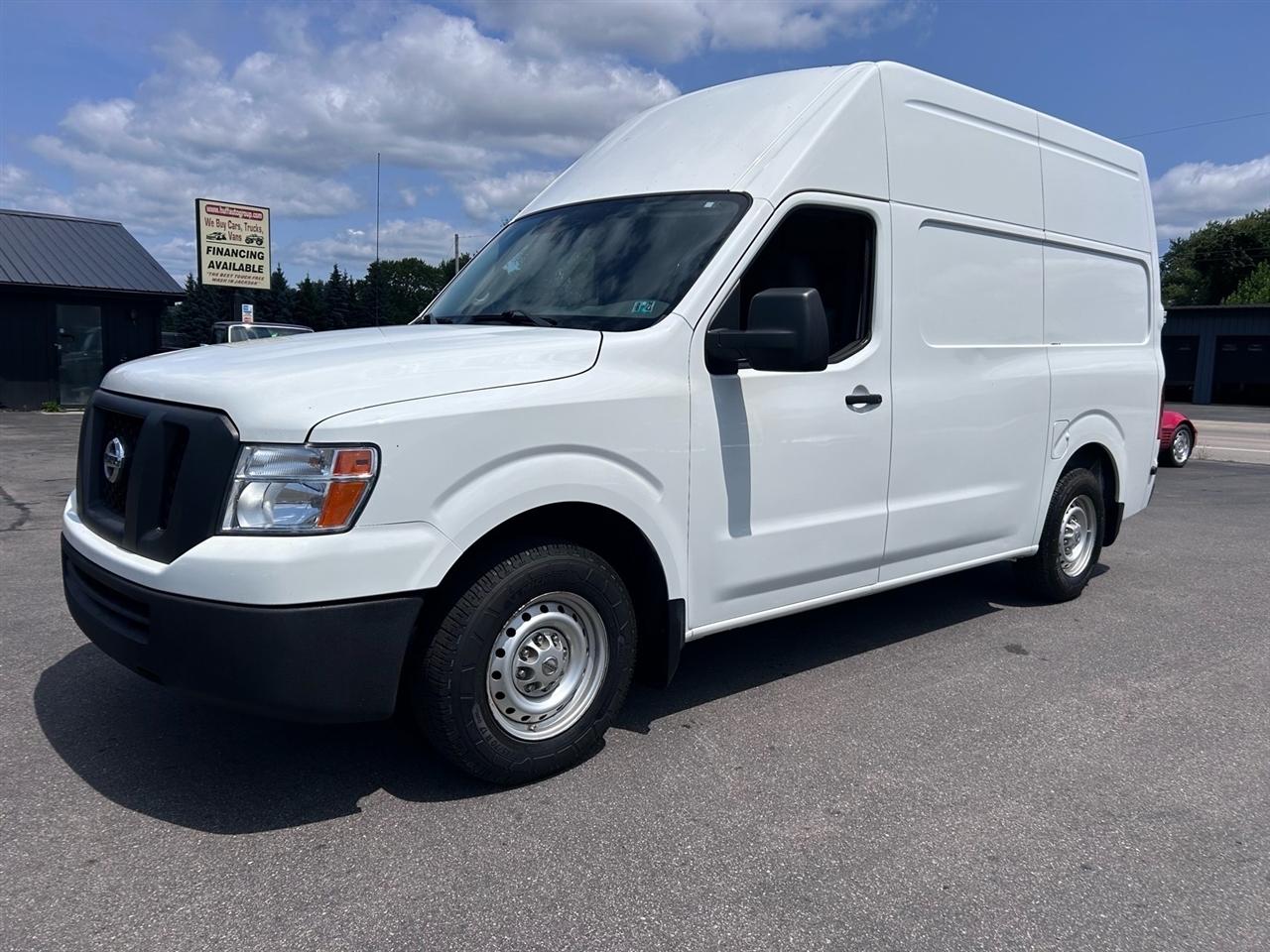 Nissan NV High Roof 2500 V6 S 2014