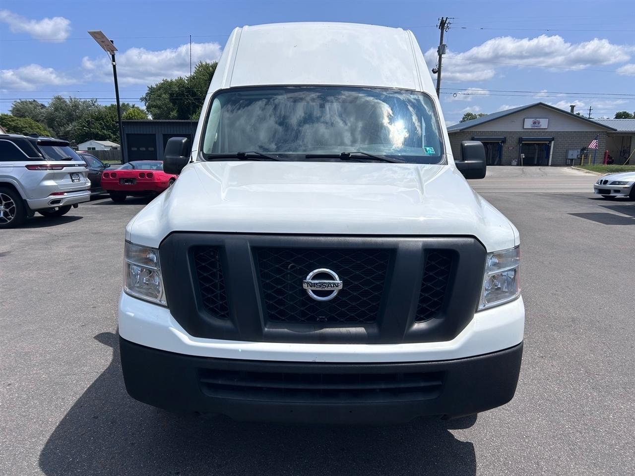 Nissan NV High Roof 2500 V6 S 2014