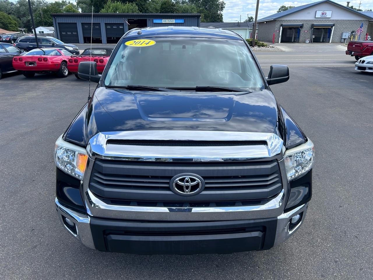 Toyota Tundra 4WD Truck Double Cab 5.7L V8 6-Spd AT SR5 (Natl) 2014