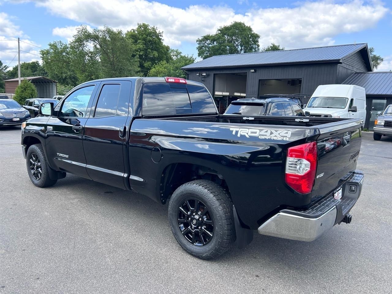 Toyota Tundra 4WD Truck Double Cab 5.7L V8 6-Spd AT SR5 (Natl) 2014