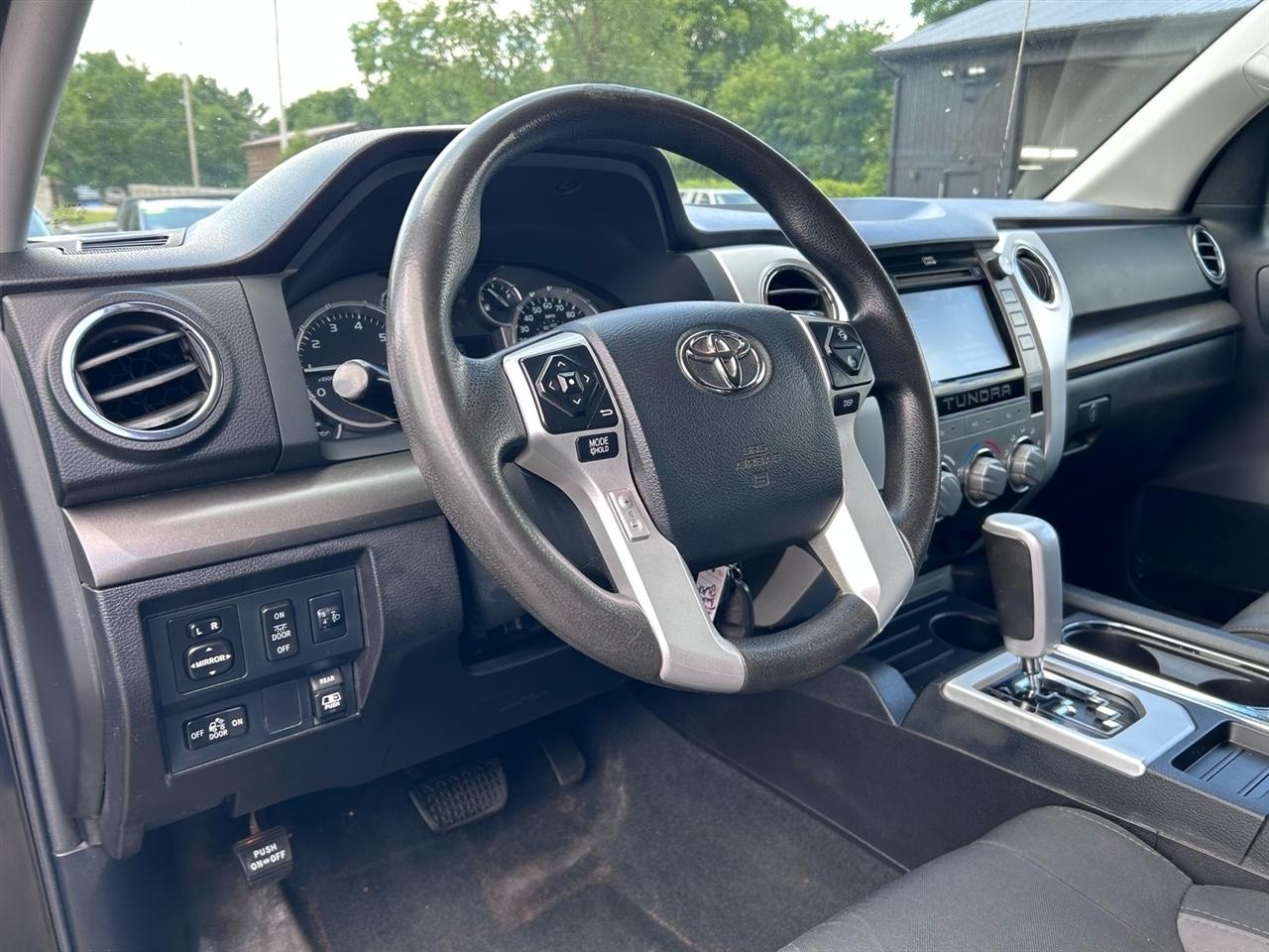 Toyota Tundra 4WD Truck Double Cab 5.7L V8 6-Spd AT SR5 (Natl) 2014